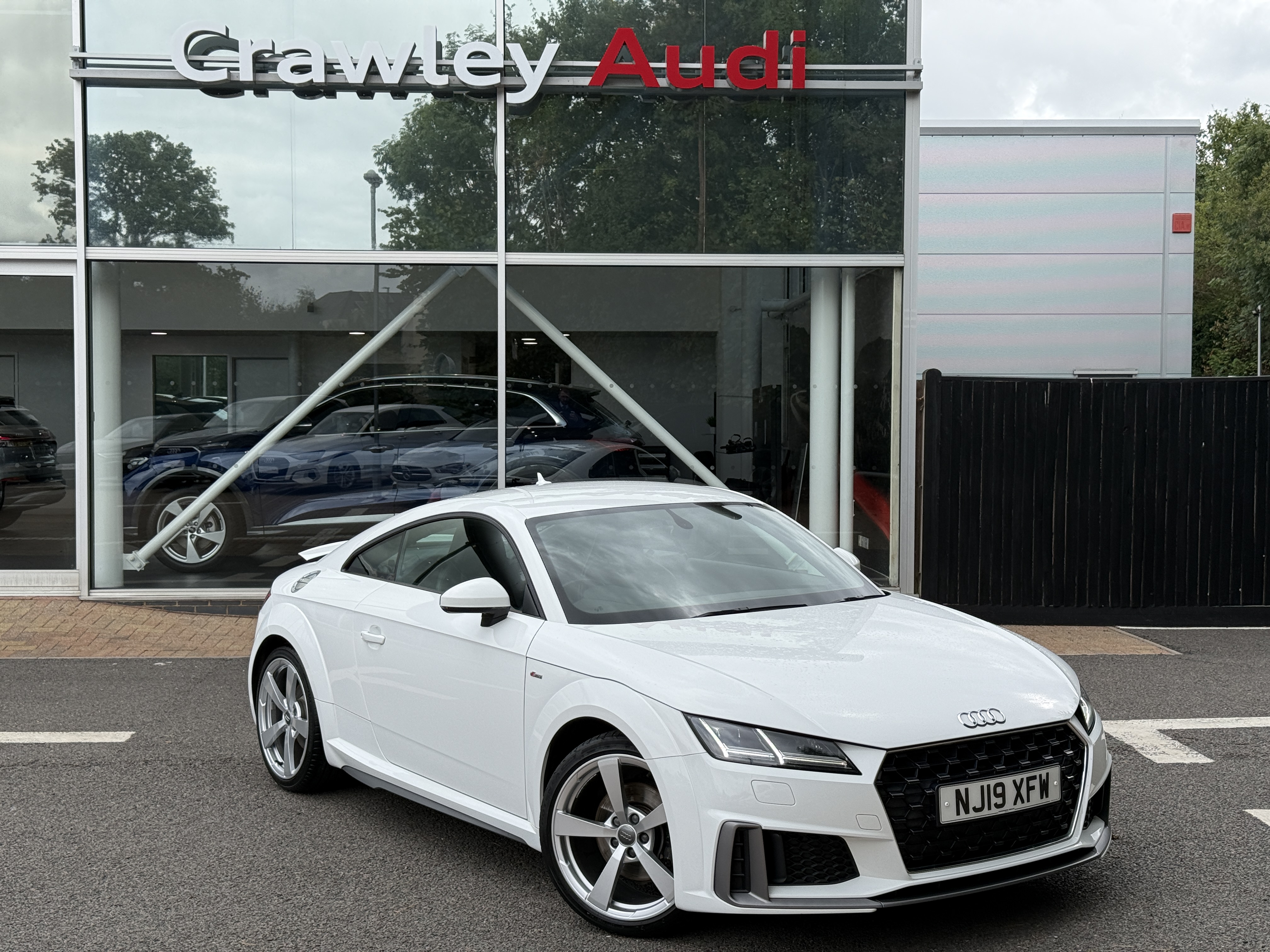 Main listing image - Audi TT