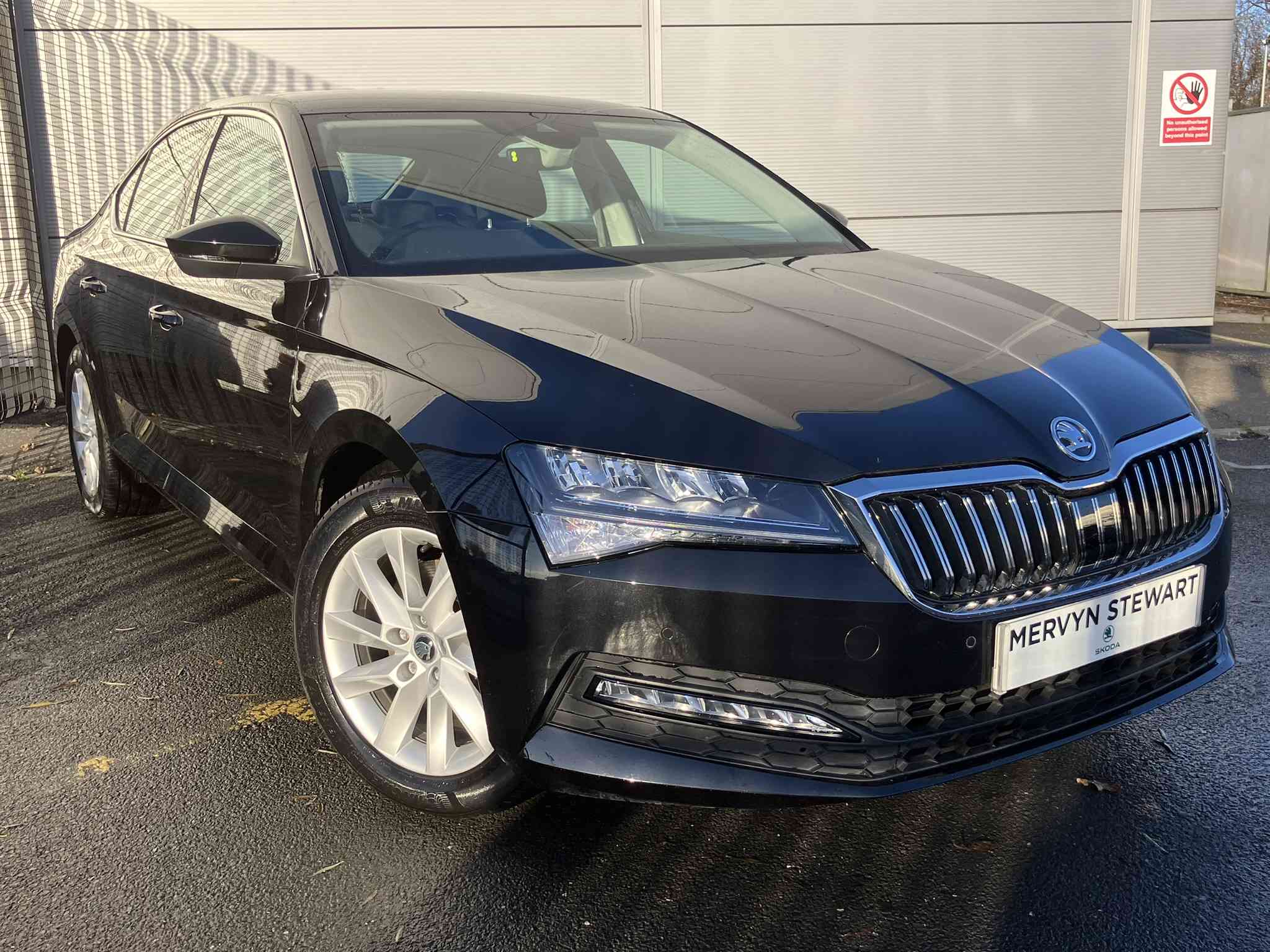 Main listing image - Skoda Superb