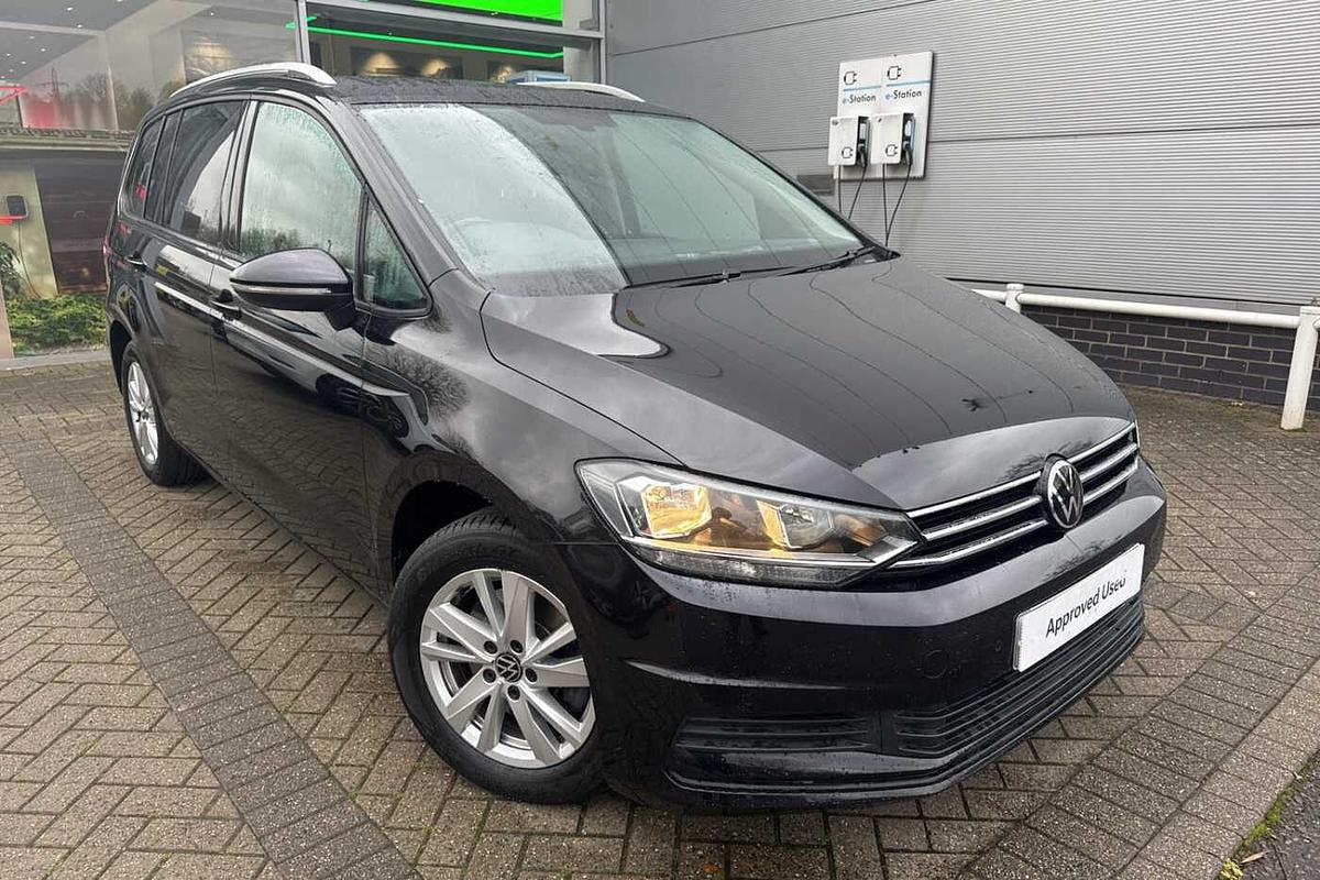 Main listing image - Volkswagen Touran