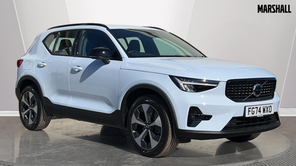 Main listing image - Volvo XC40