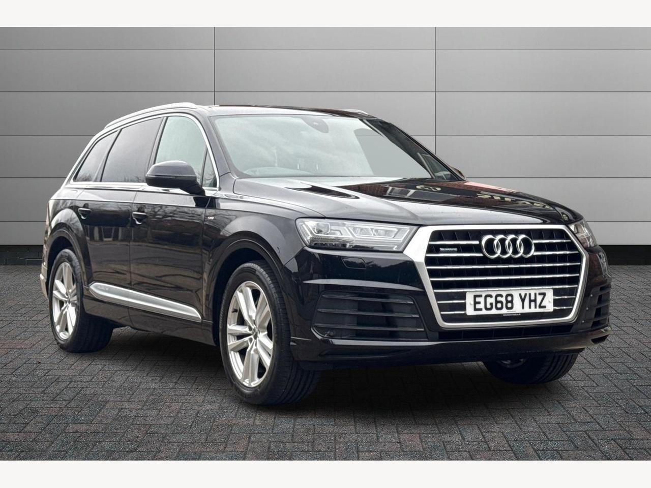 Main listing image - Audi Q7