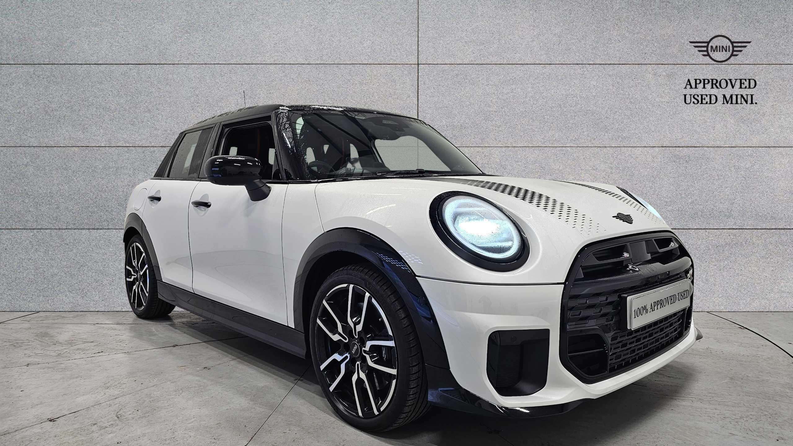 Main listing image - MINI Hatchback 5dr