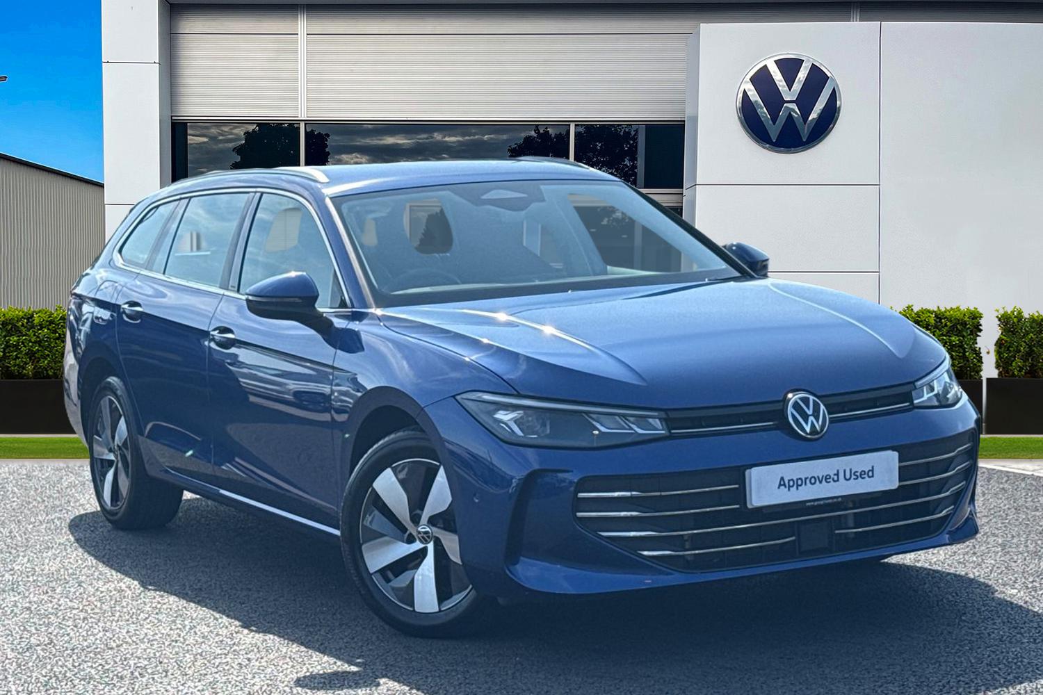 Main listing image - Volkswagen Passat