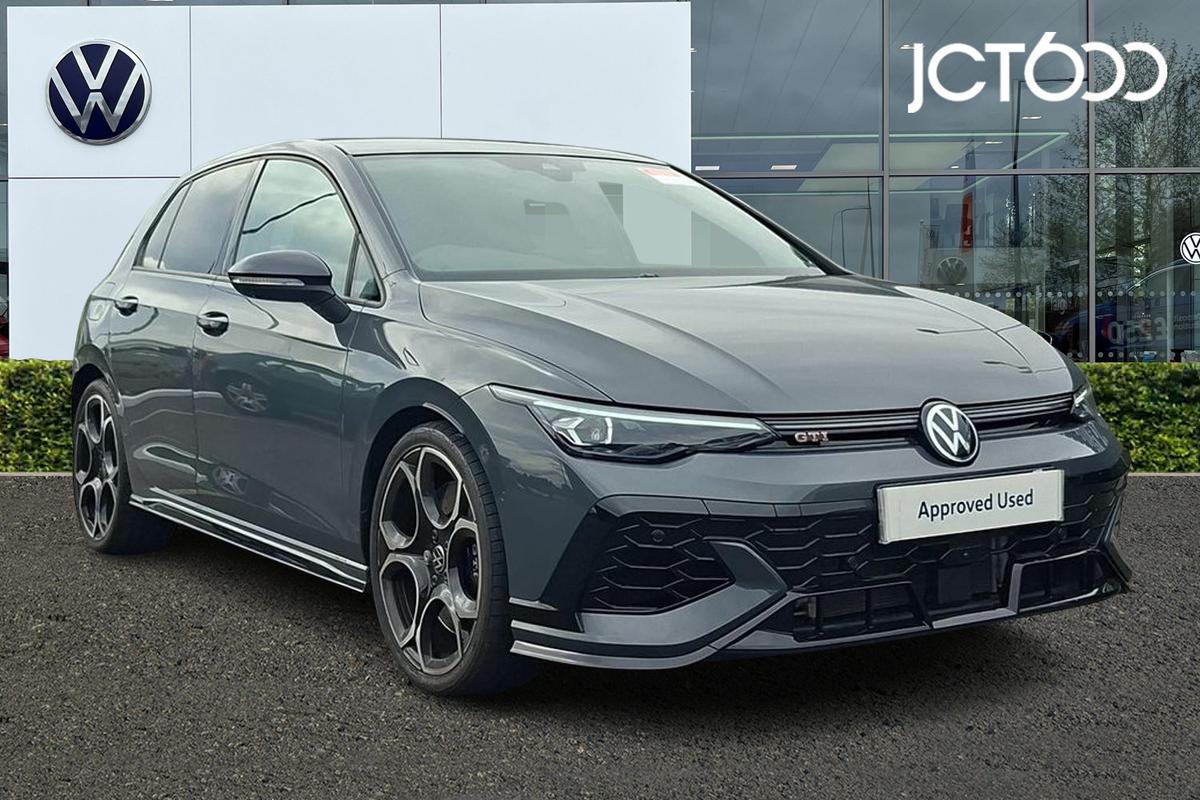 Main listing image - Volkswagen Golf