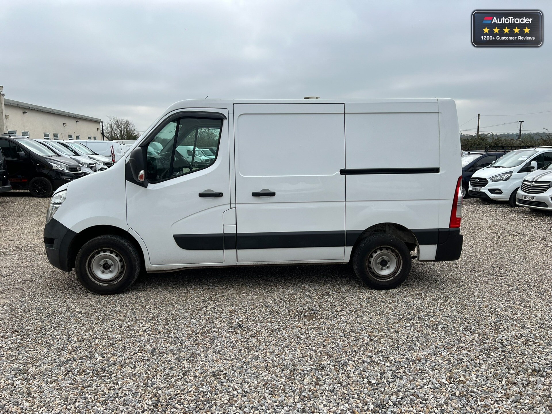 Main listing image - Nissan NV400