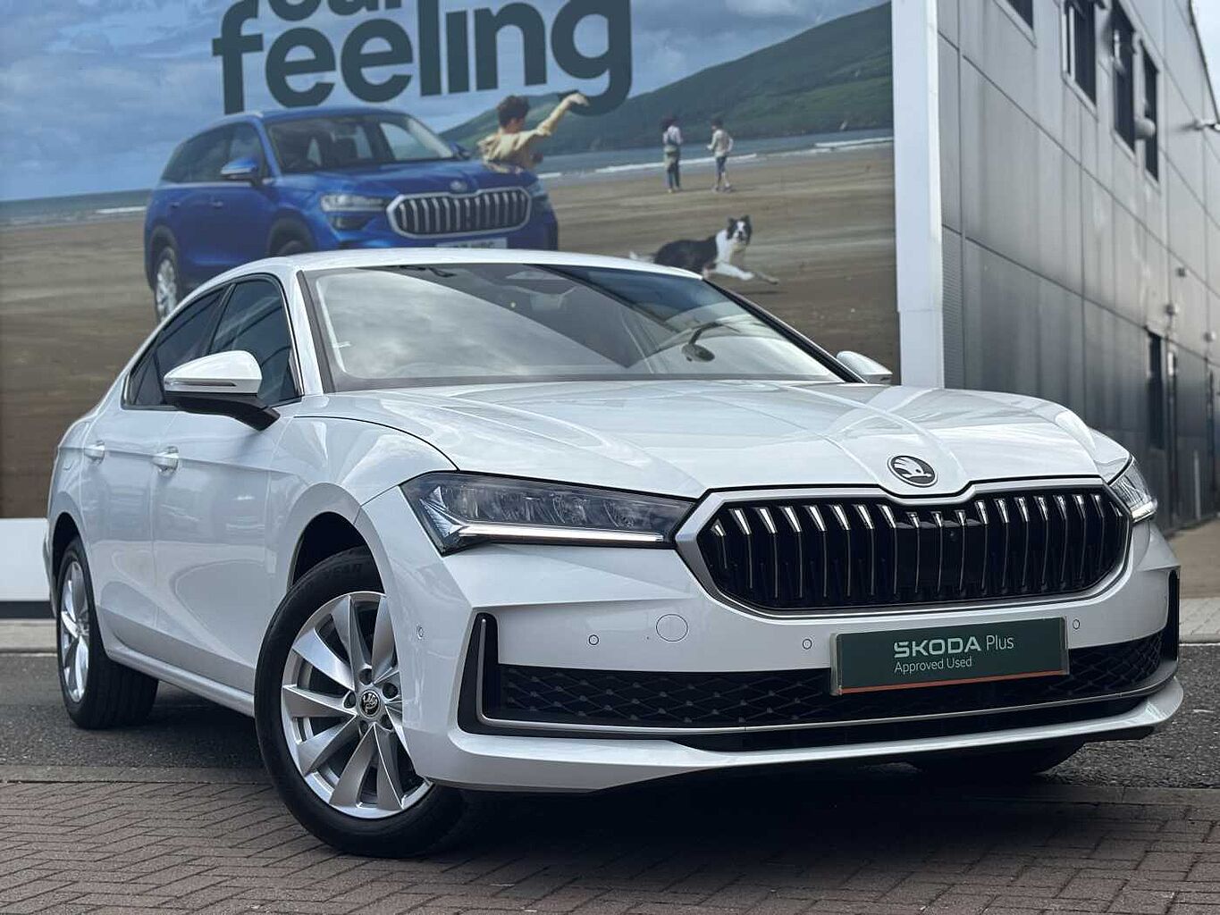 Main listing image - Skoda Superb
