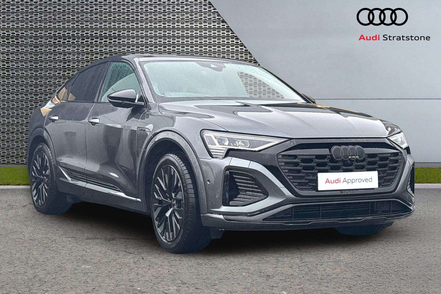 Main listing image - Audi Q8 e-tron