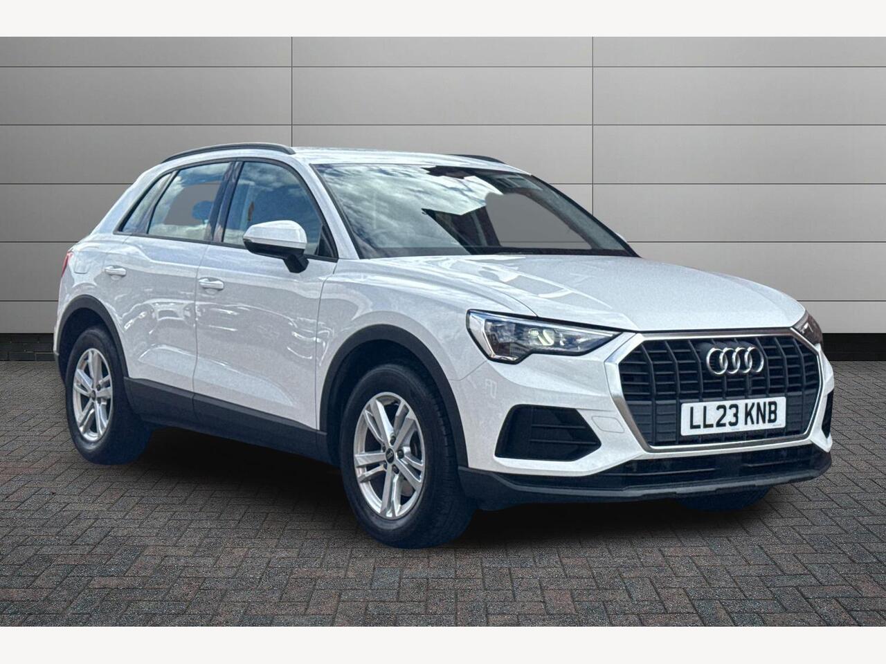 Main listing image - Audi Q3