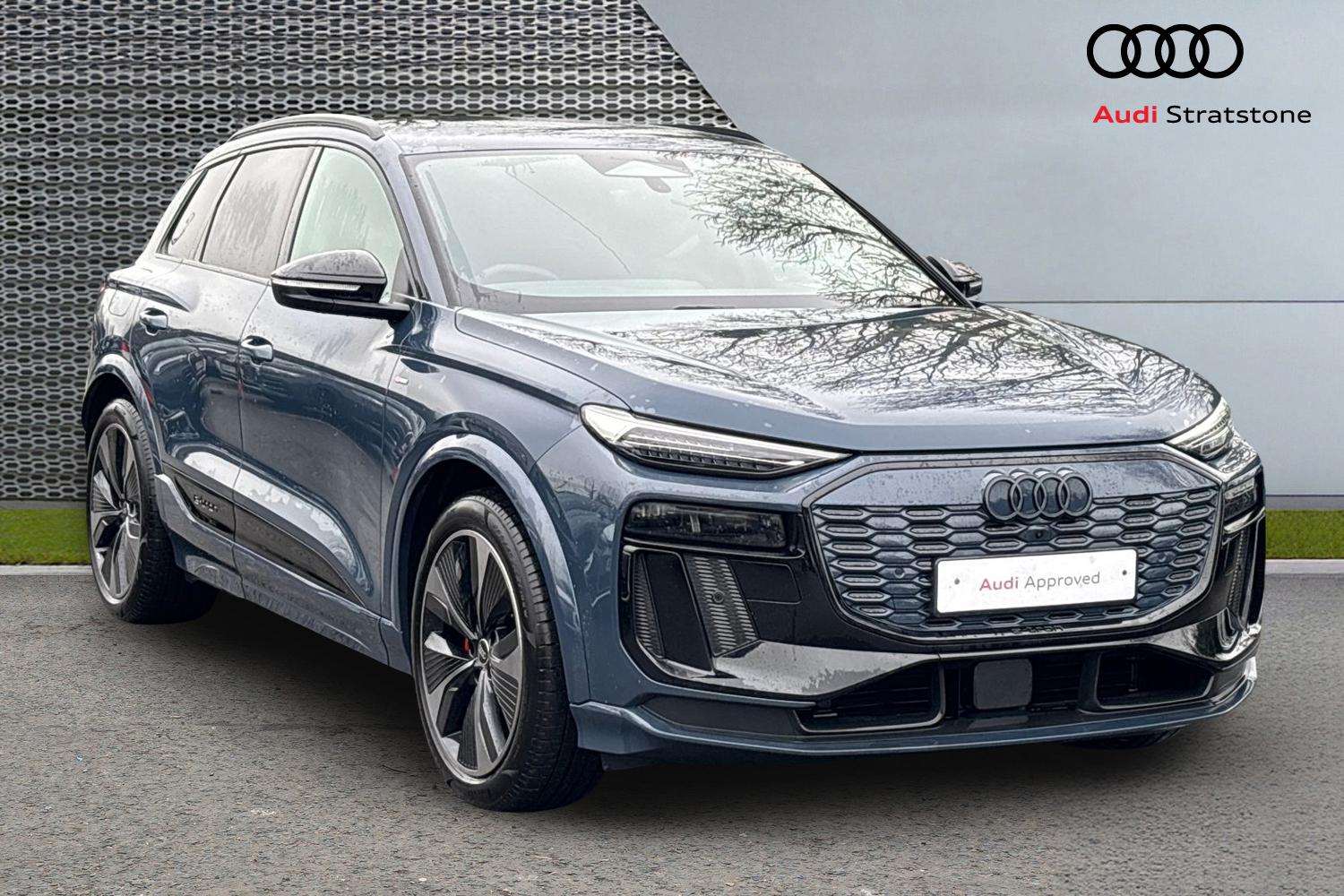 Main listing image - Audi Q6 e-tron