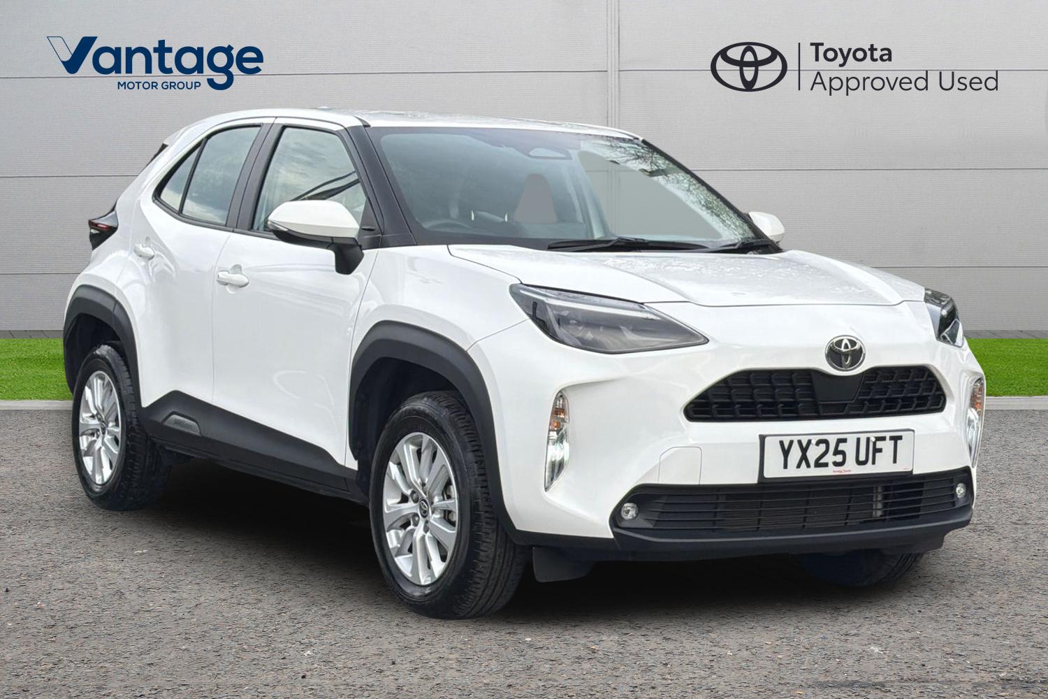 Main listing image - Toyota Yaris Cross
