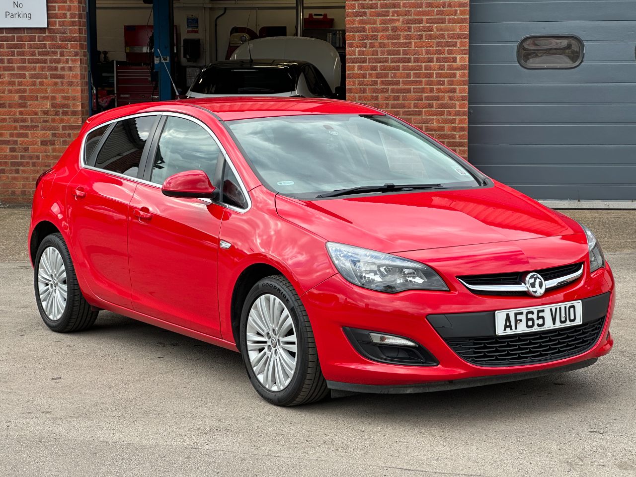 Main listing image - Vauxhall Astra