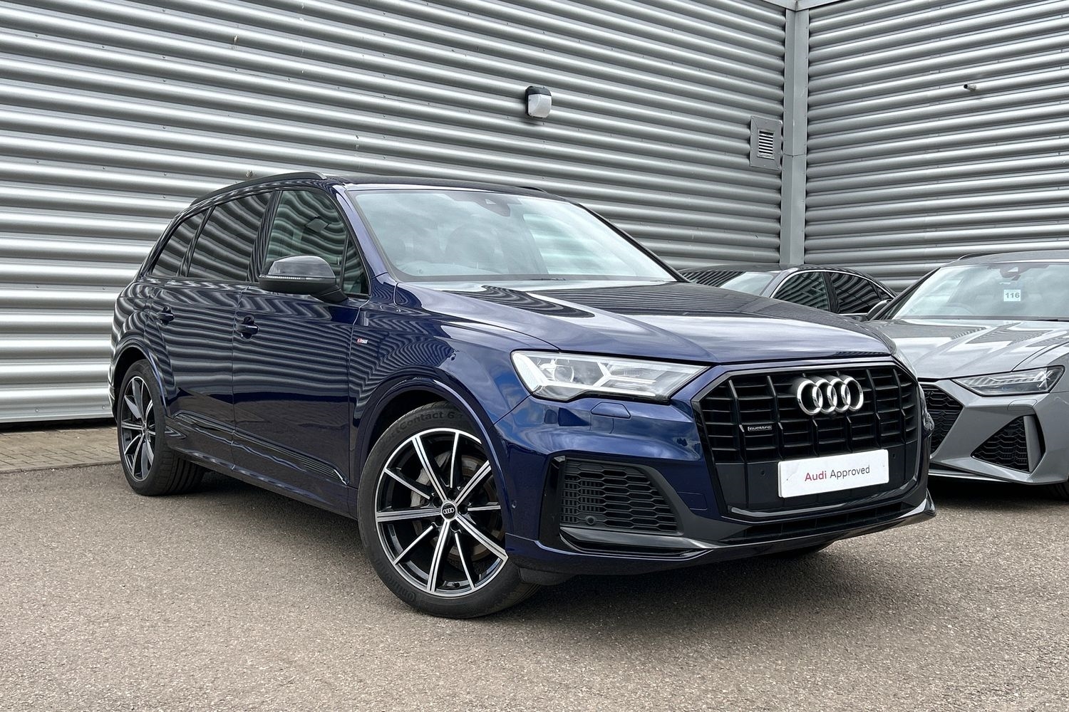 Main listing image - Audi Q7