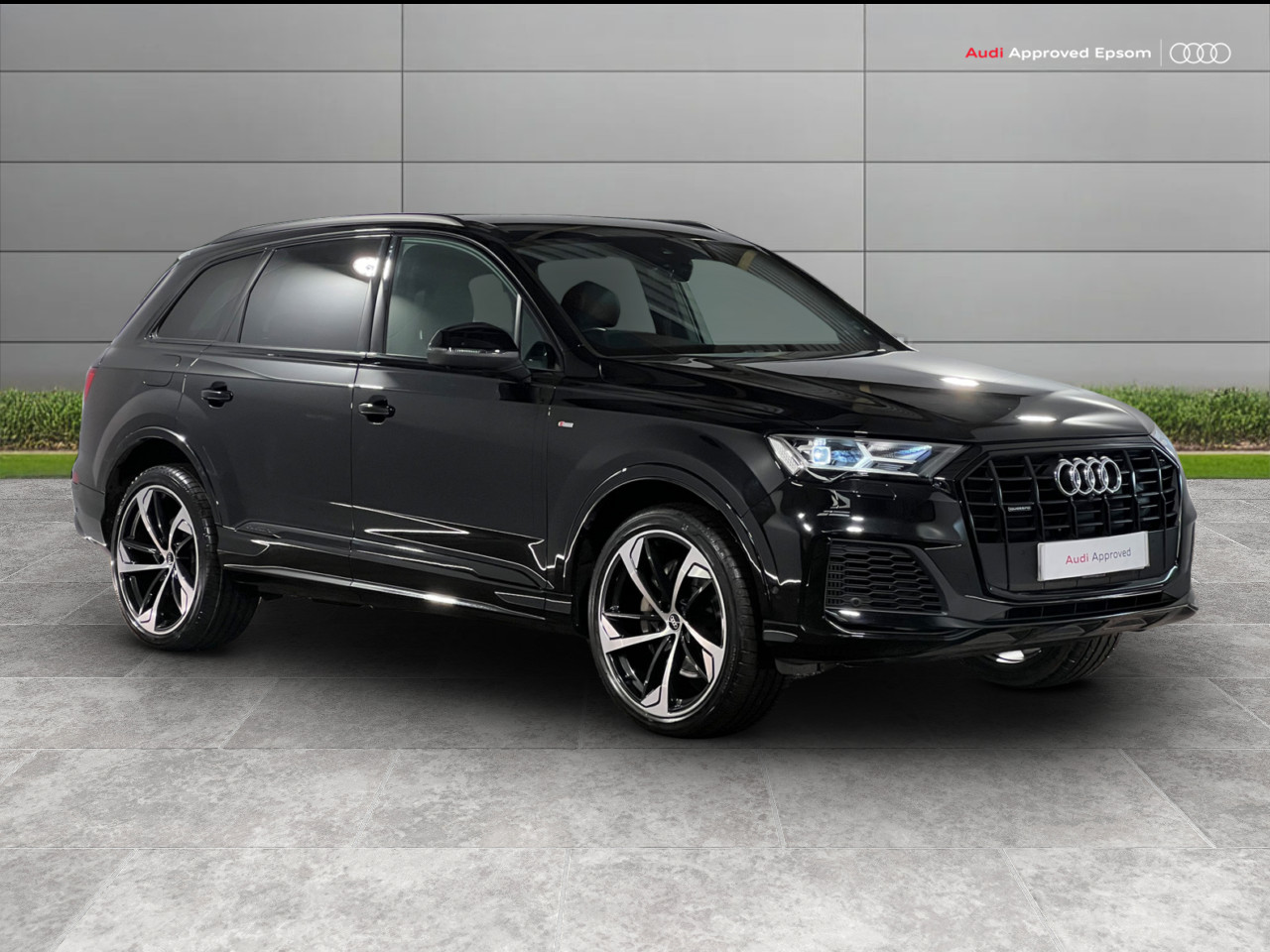 Main listing image - Audi Q7