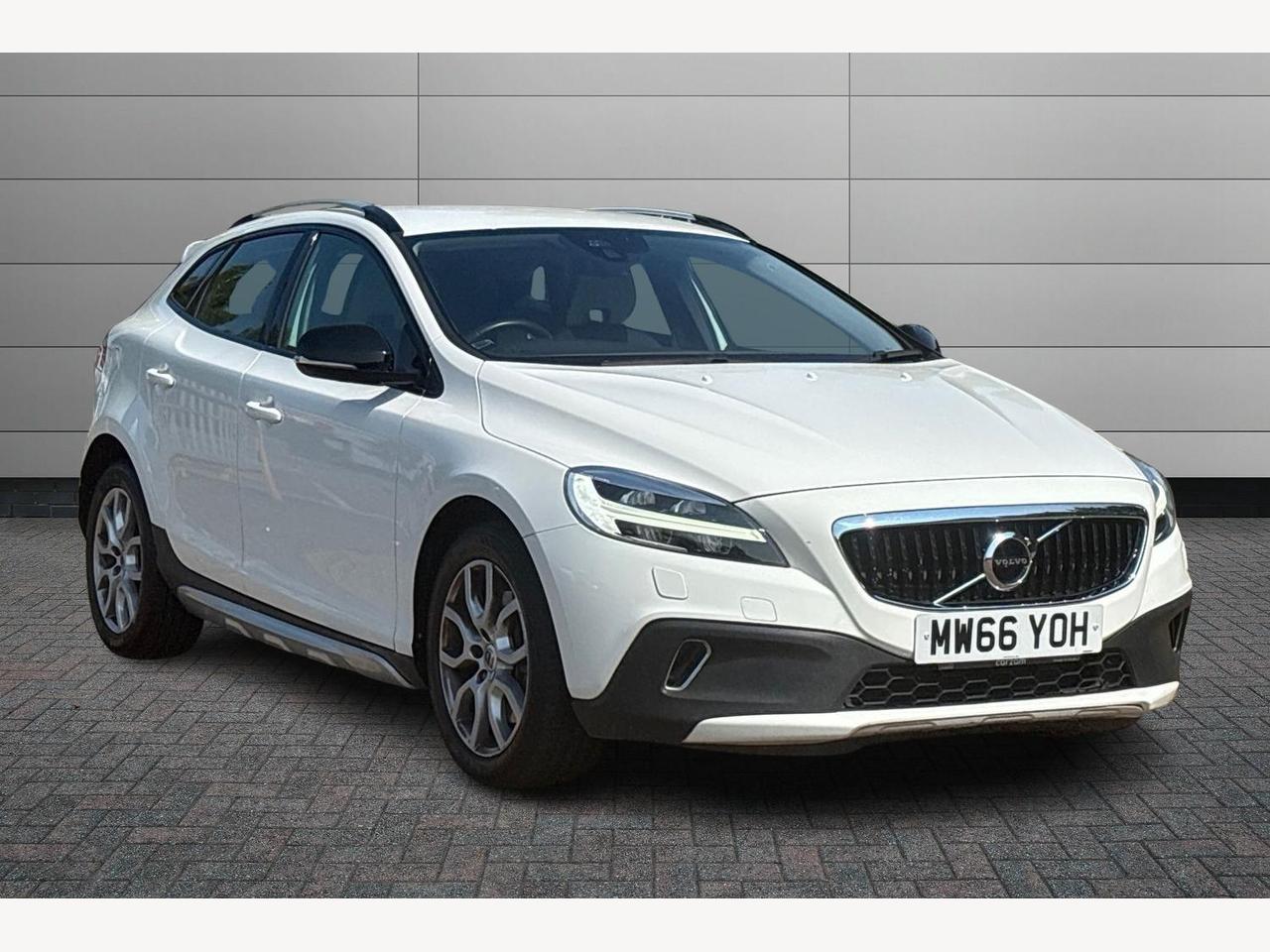 Main listing image - Volvo V40 Cross Country