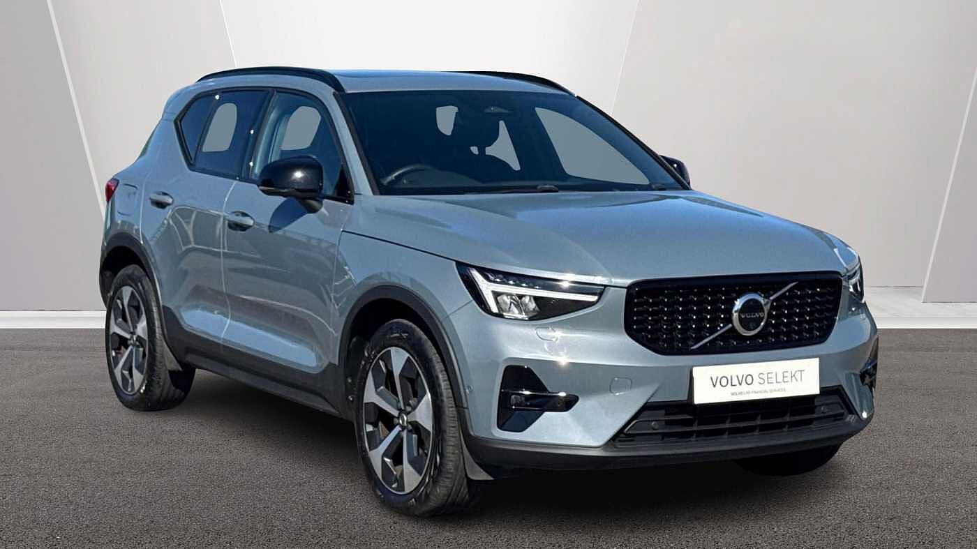 Main listing image - Volvo XC40