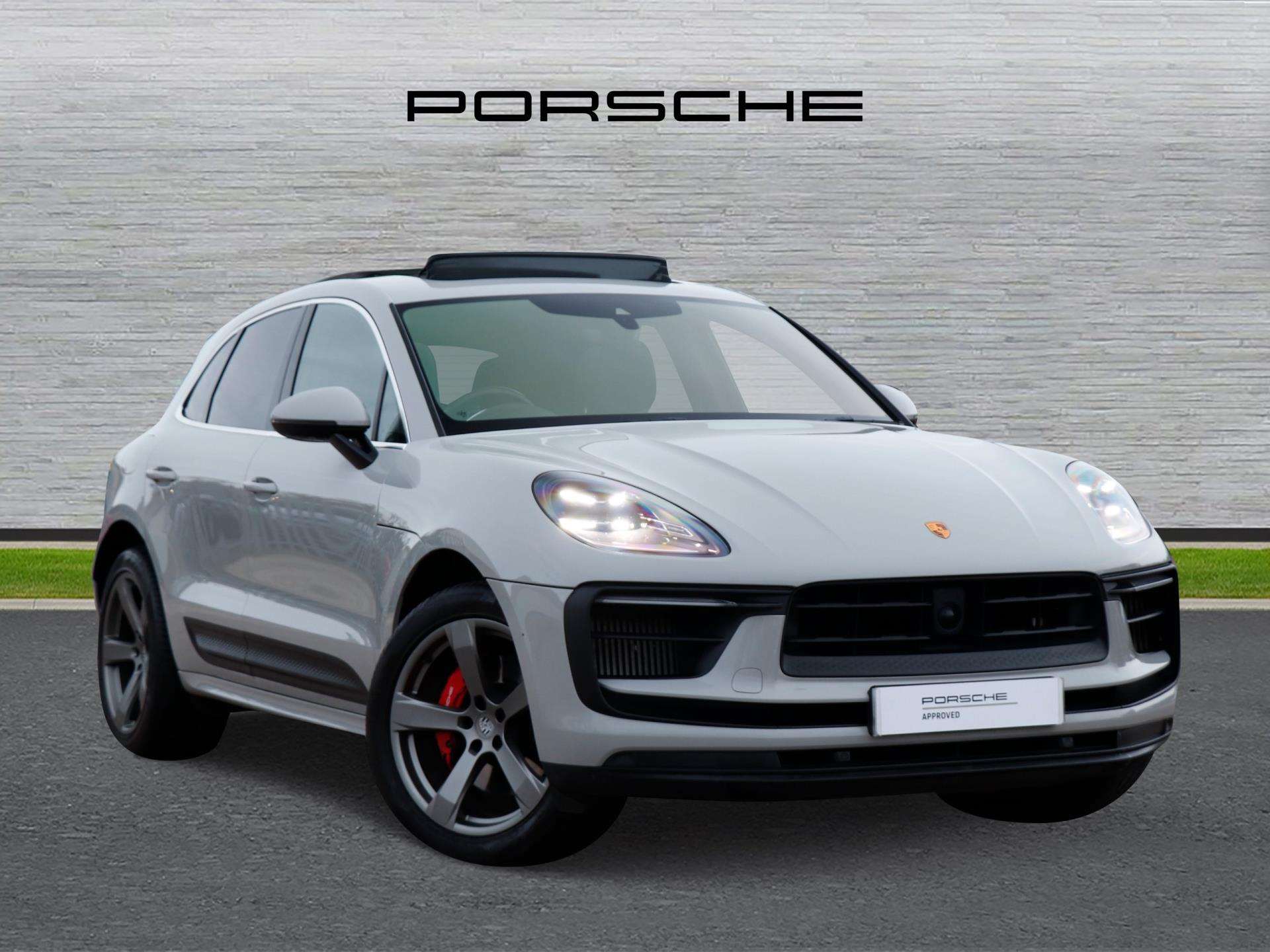 Main listing image - Porsche Macan