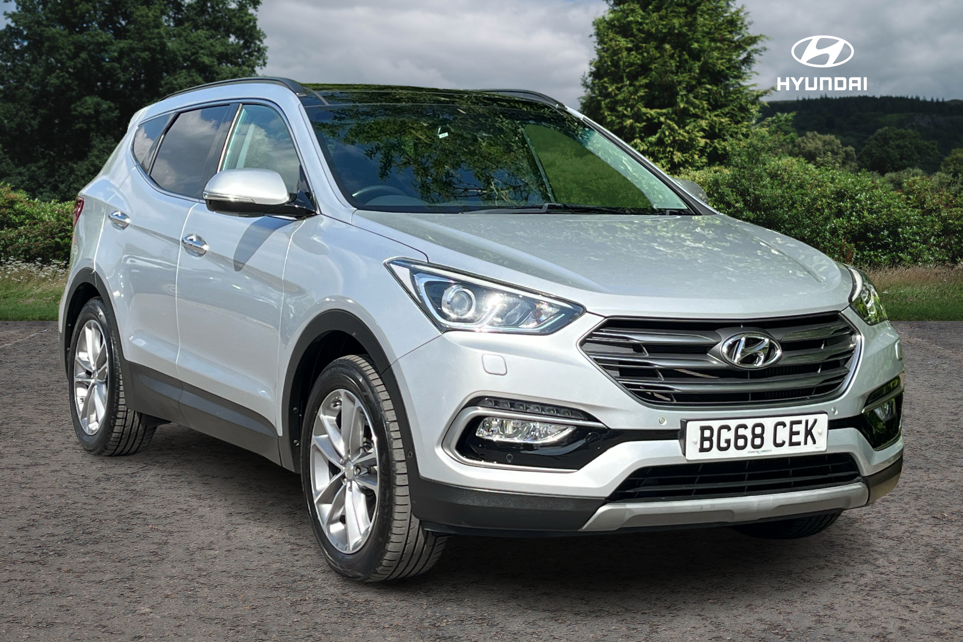 Main listing image - Hyundai Santa Fe
