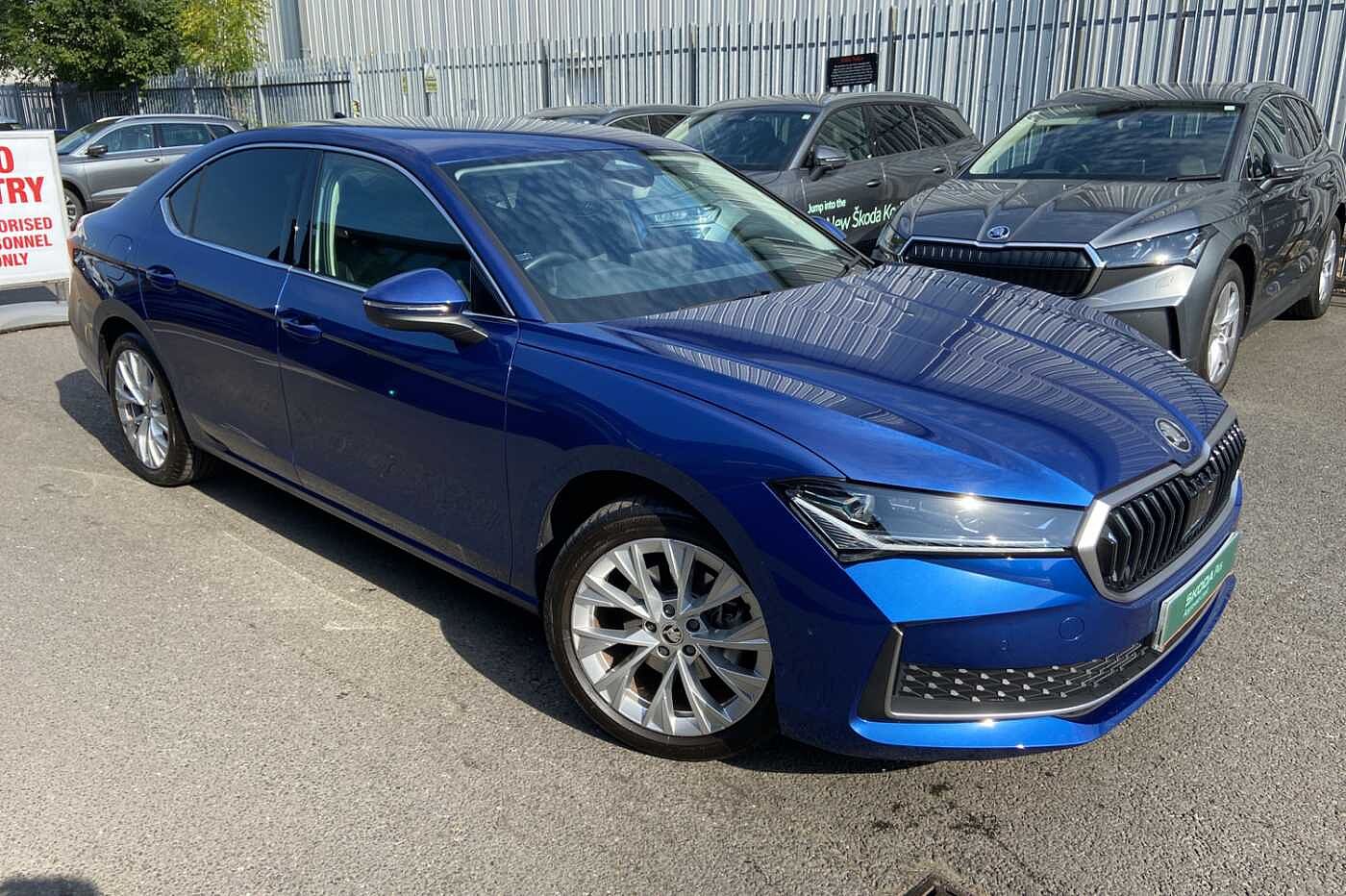 Main listing image - Skoda Superb