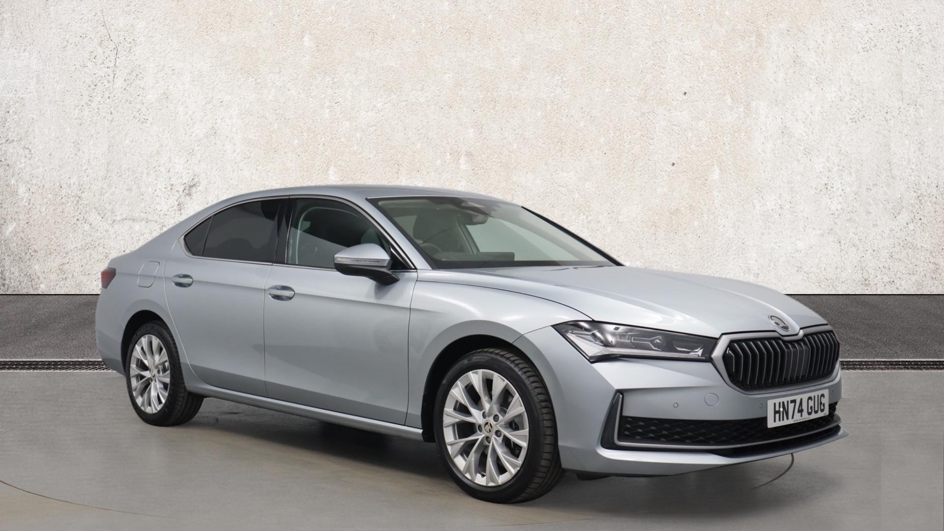 Main listing image - Skoda Superb