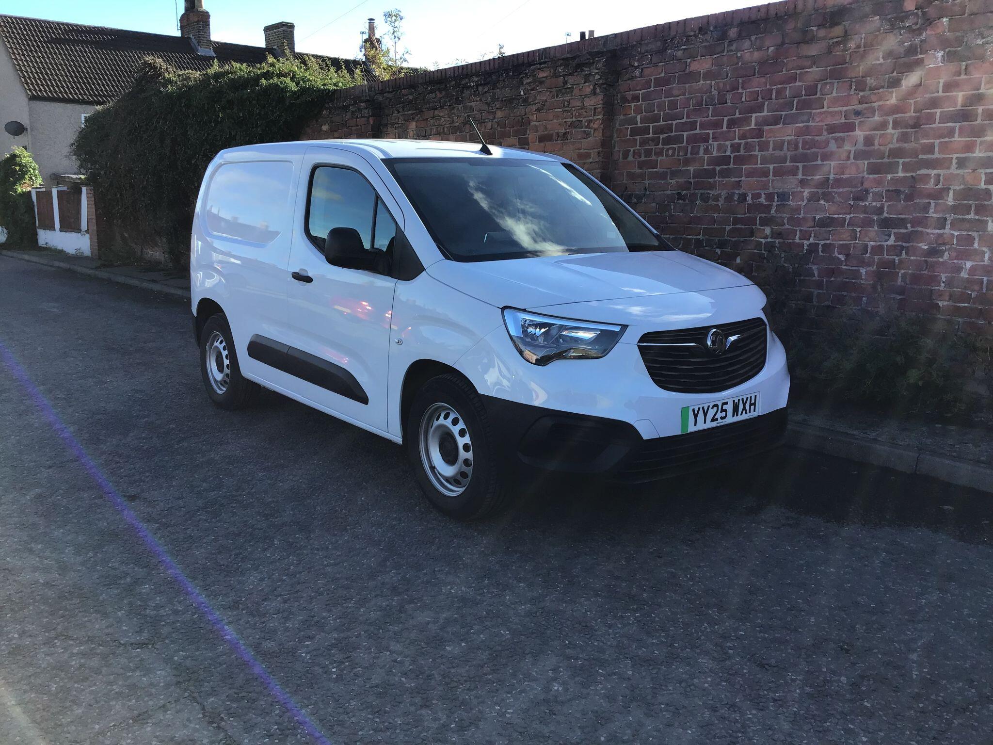 Main listing image - Vauxhall Combo Cargo-e