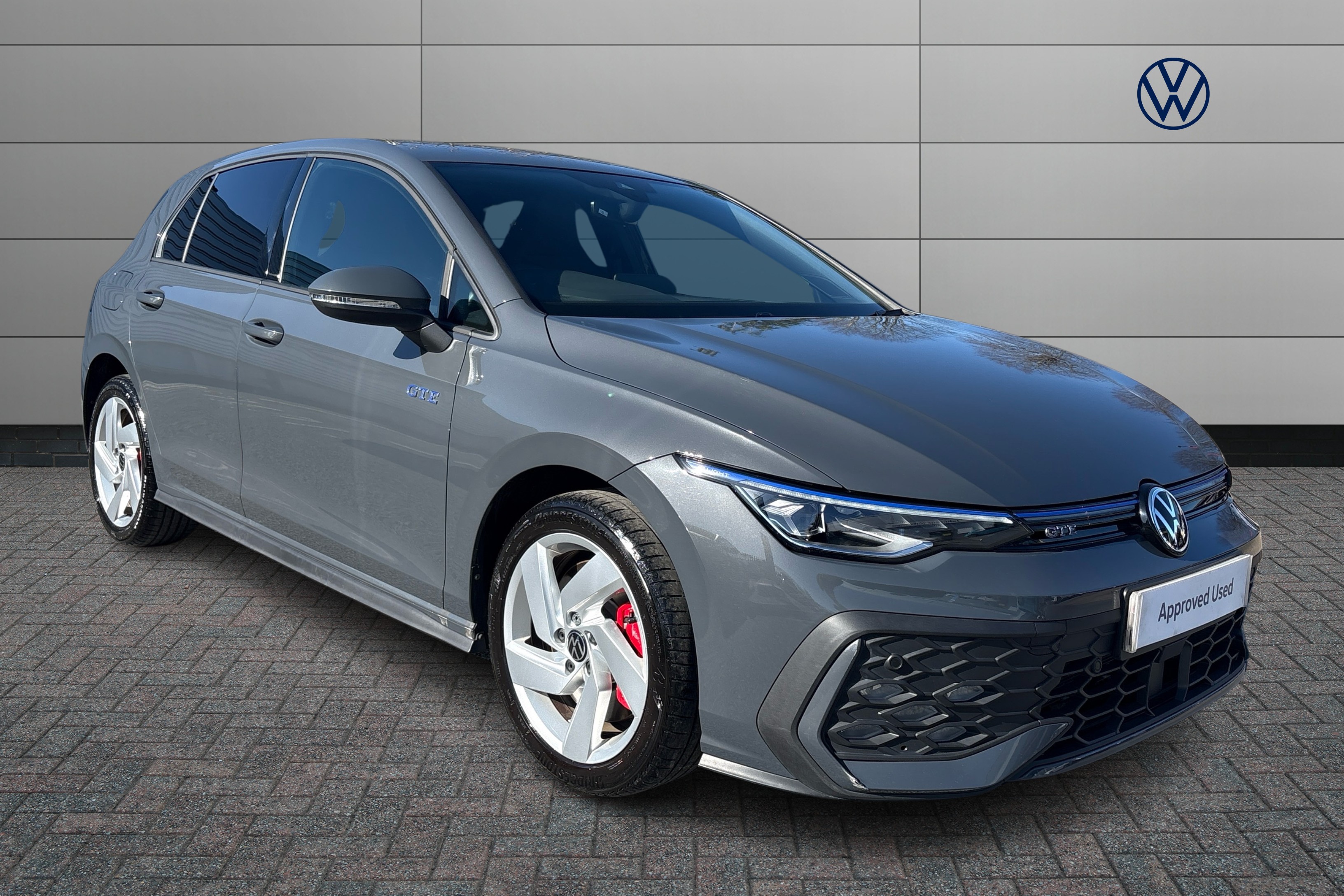 Main listing image - Volkswagen Golf GTE