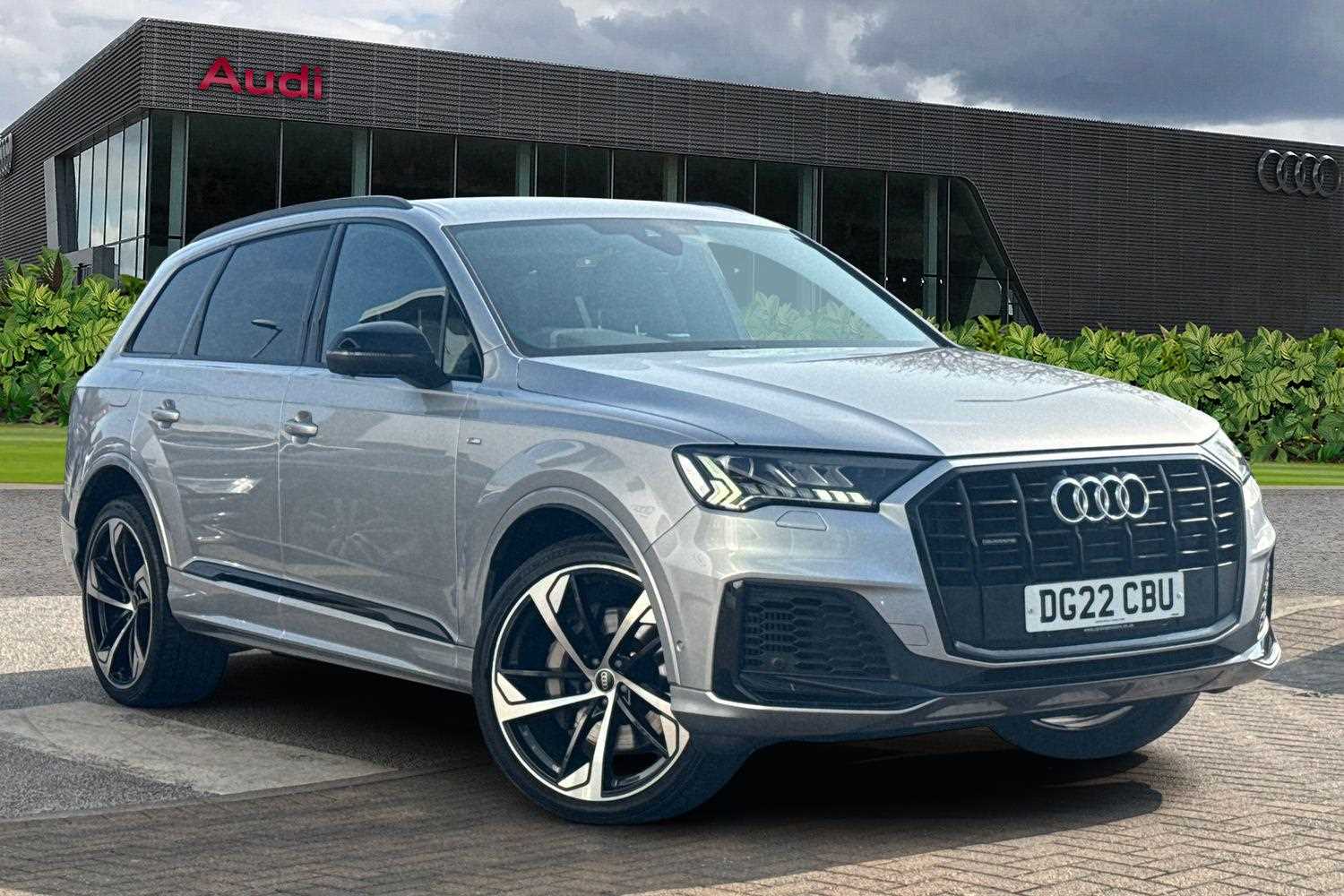 Main listing image - Audi Q7