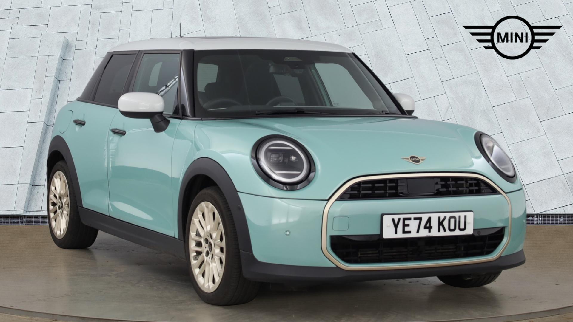 Main listing image - MINI Hatchback 5dr