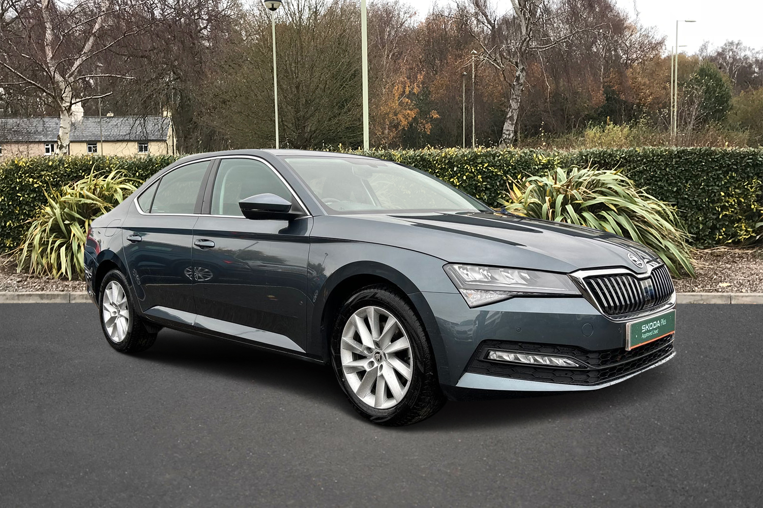 Main listing image - Skoda Superb