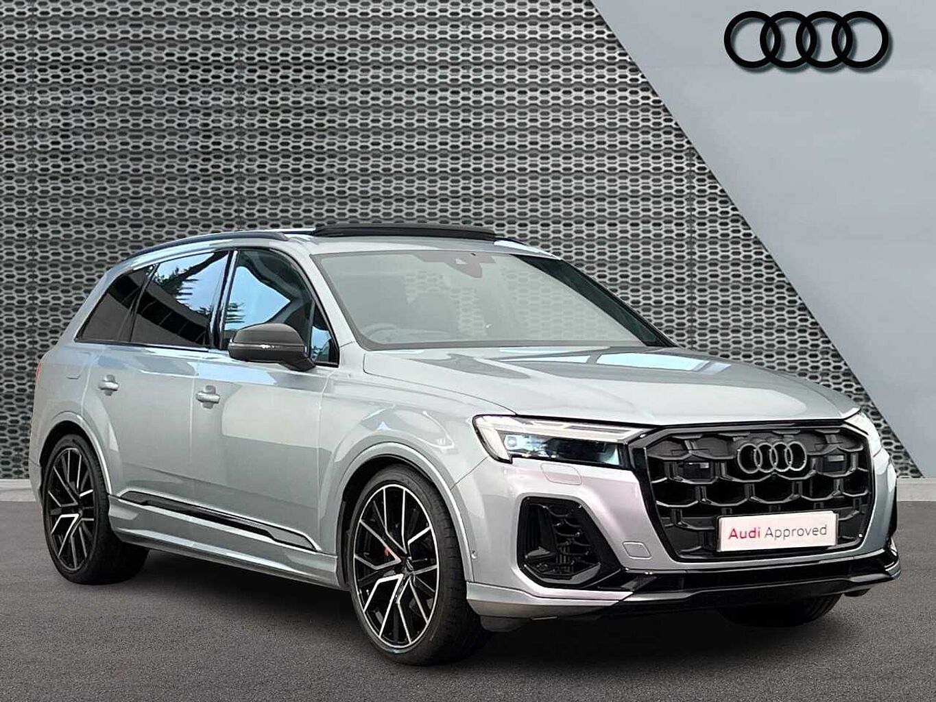 Main listing image - Audi Q7