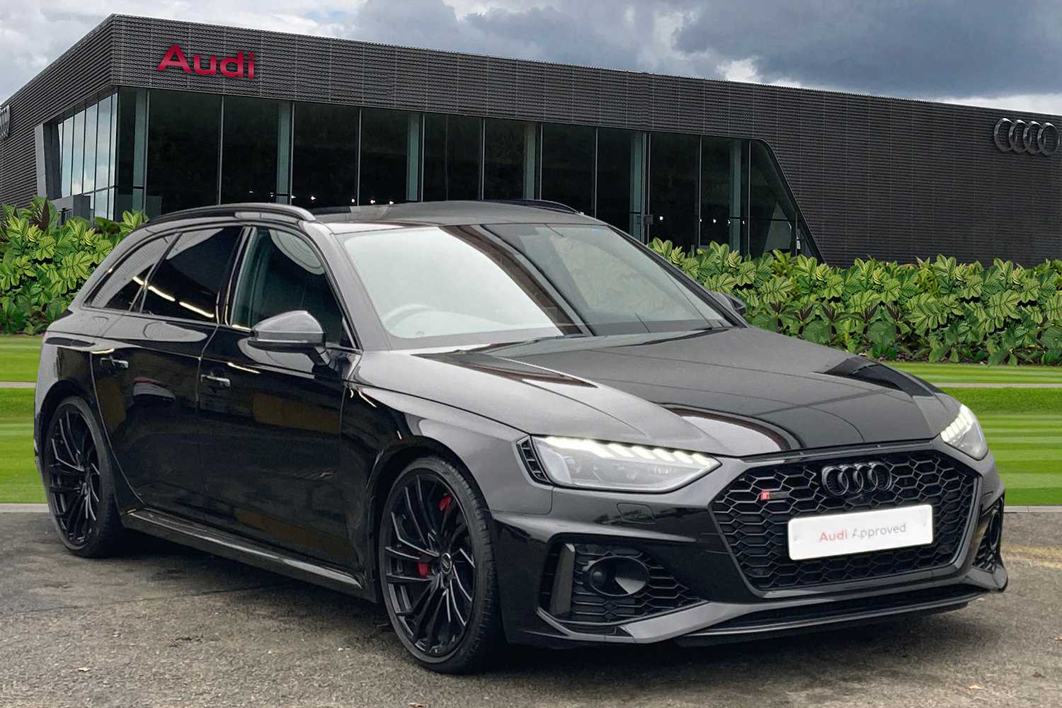 Main listing image - Audi RS4