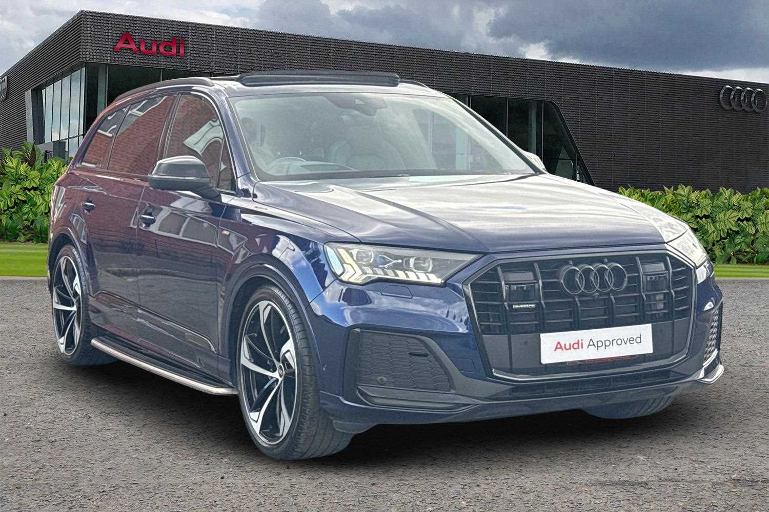 Main listing image - Audi Q7