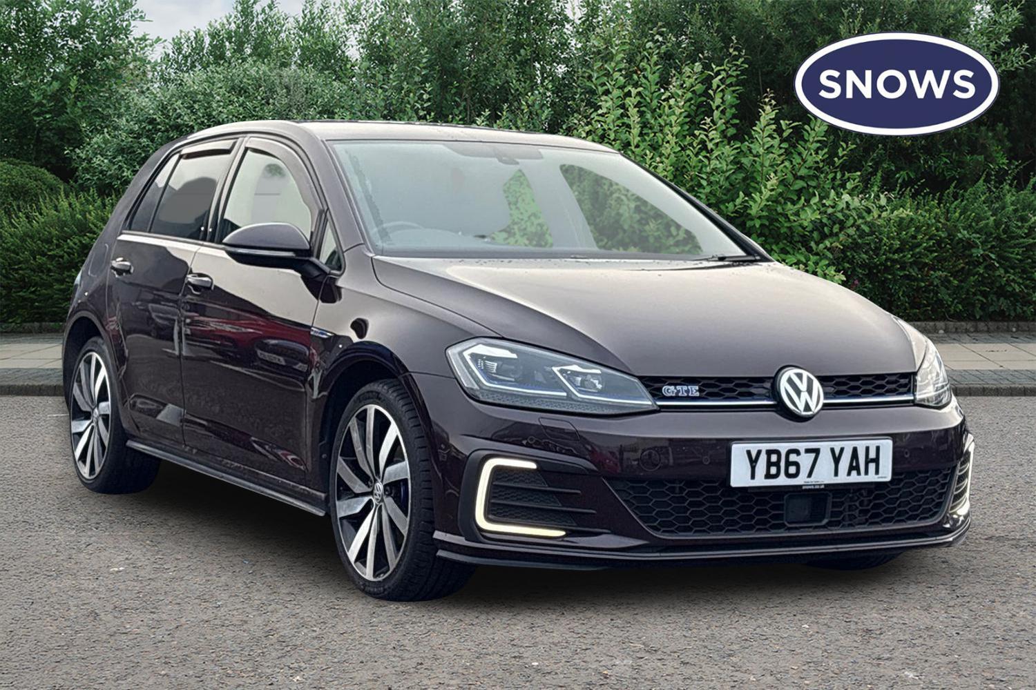 Main listing image - Volkswagen Golf GTE