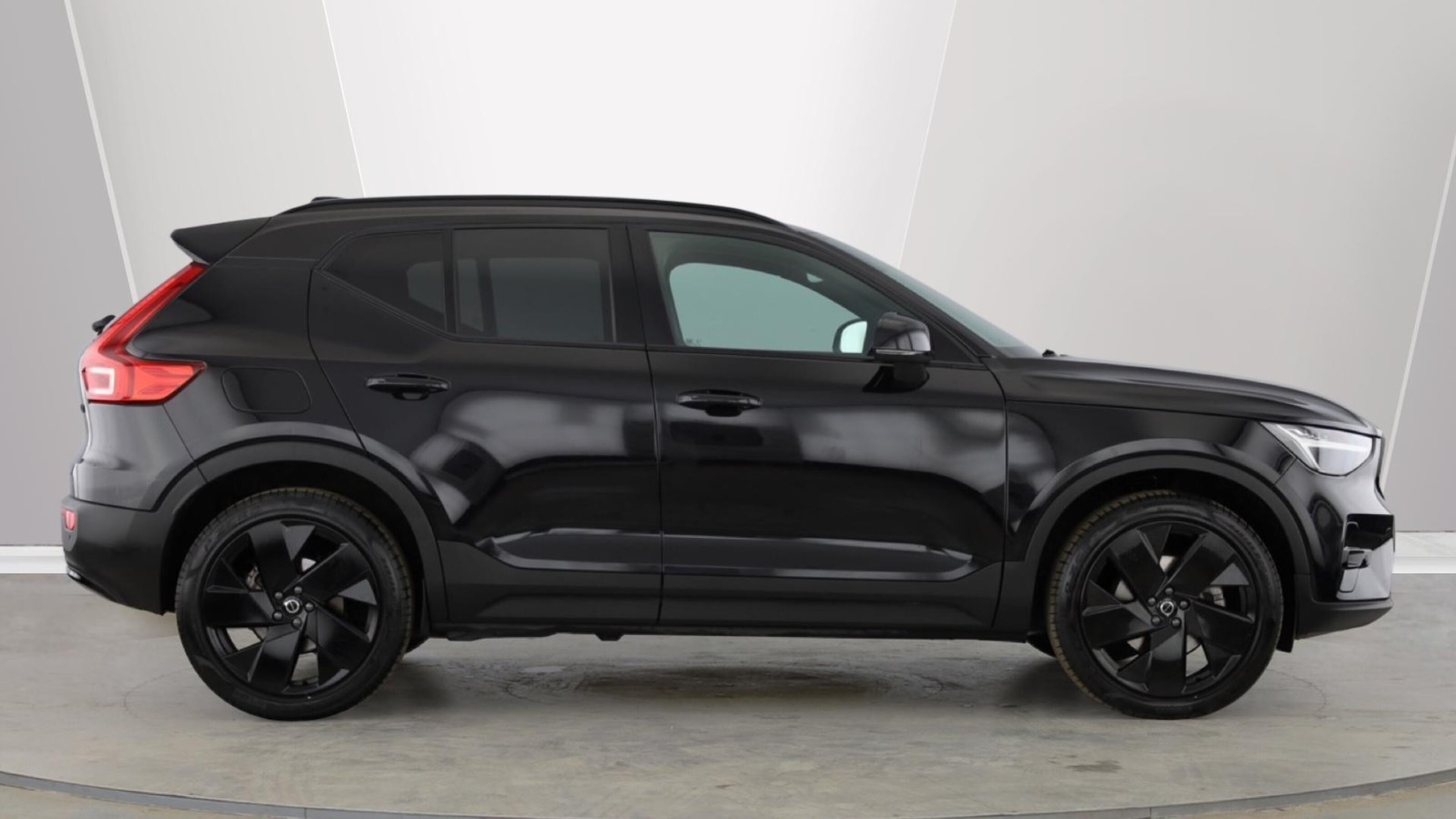 Main listing image - Volvo XC40
