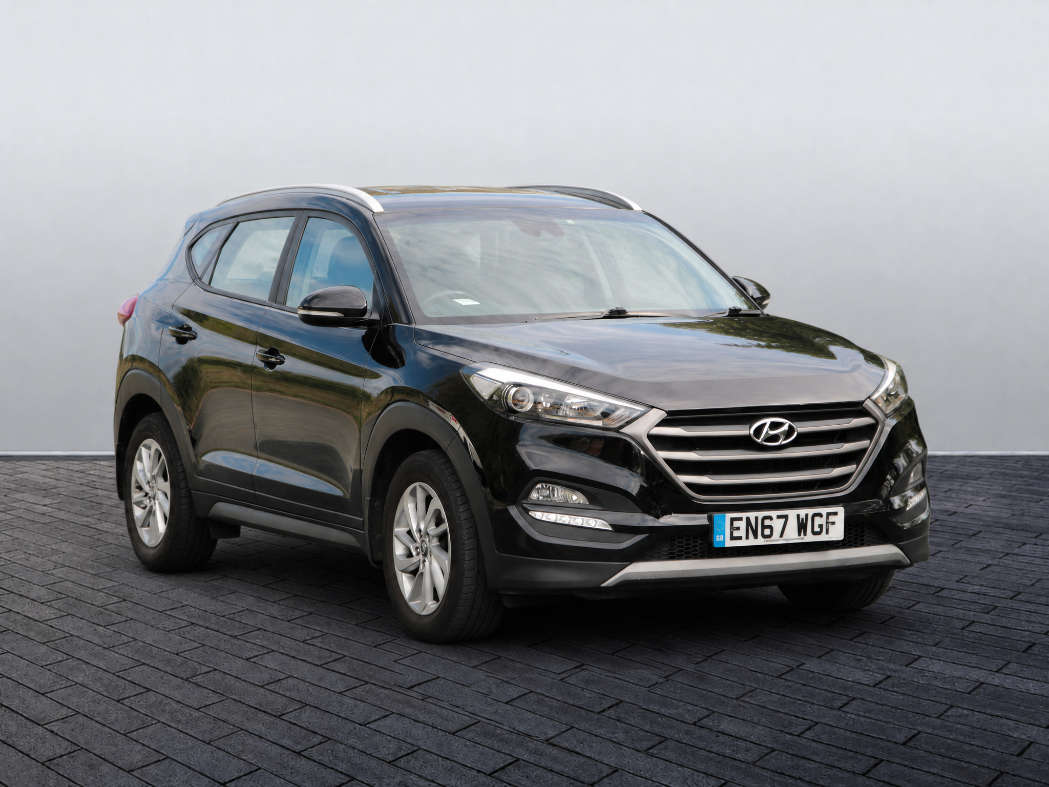 Main listing image - Hyundai Tucson