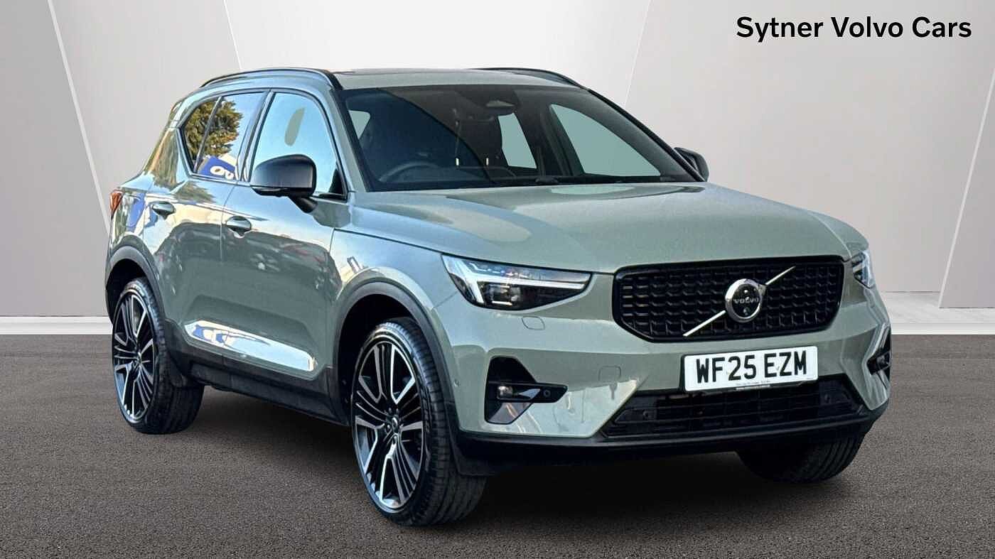 Main listing image - Volvo XC40