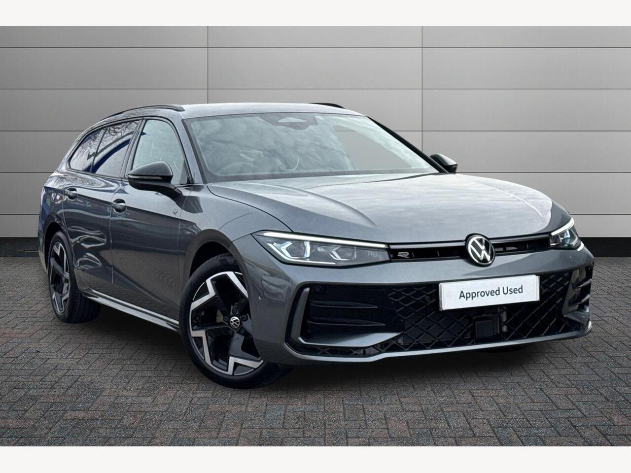 Main listing image - Volkswagen Passat