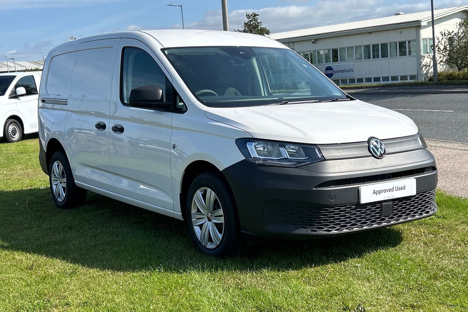 Main listing image - Volkswagen Caddy Maxi