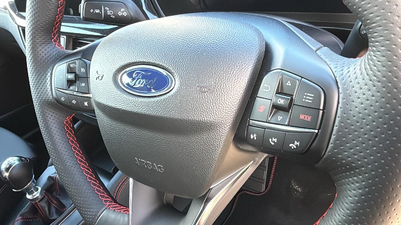Main listing image - Ford Focus
