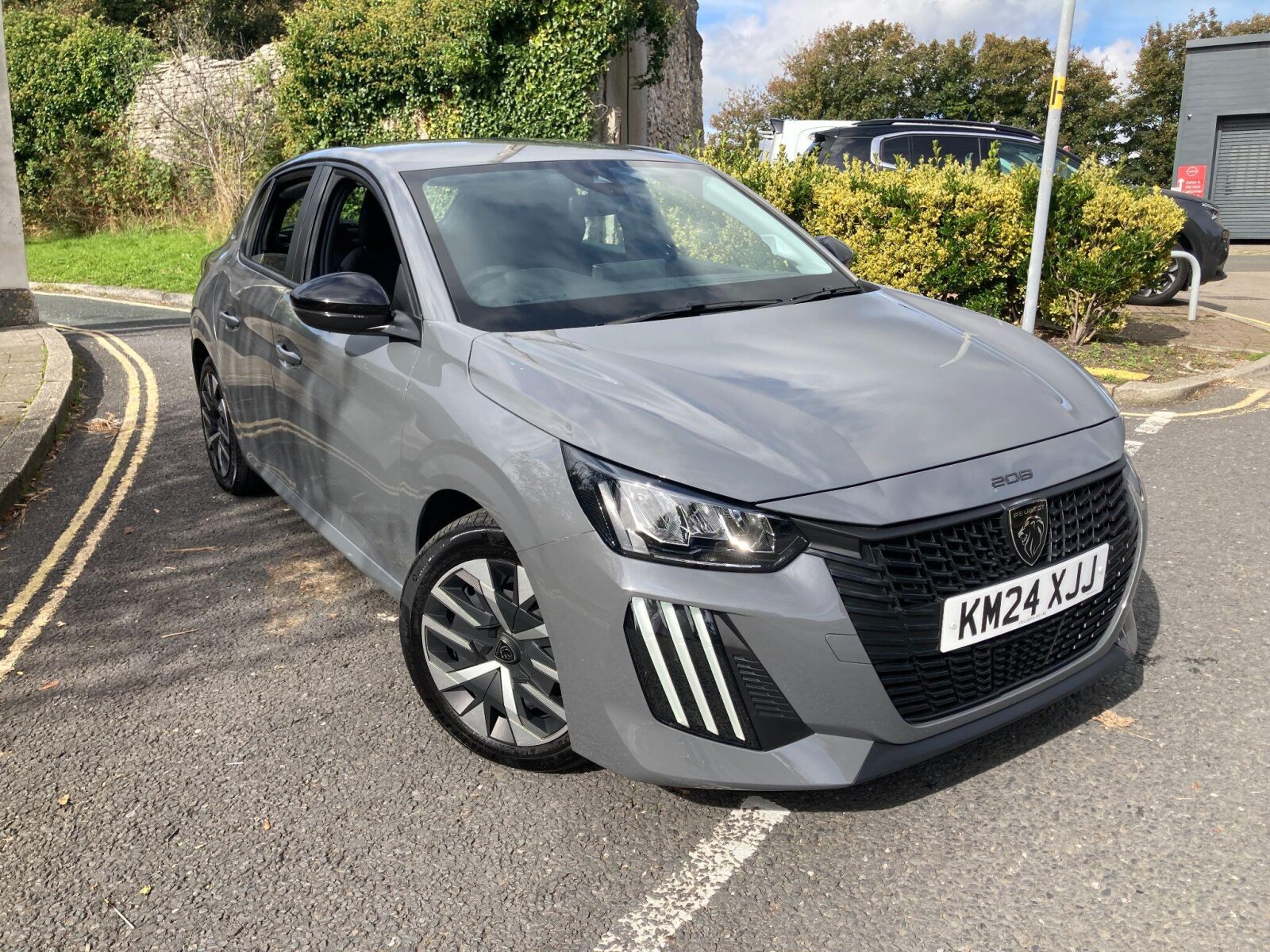 Main listing image - Peugeot 208