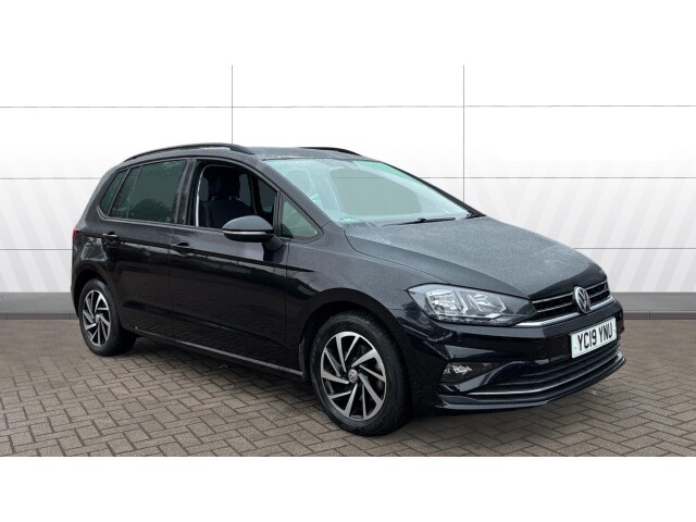Main listing image - Volkswagen Golf SV
