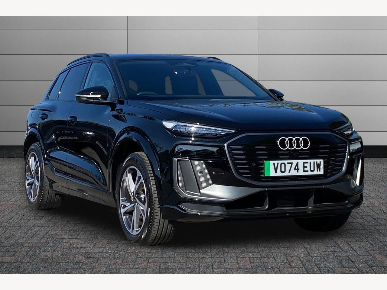 Main listing image - Audi Q6