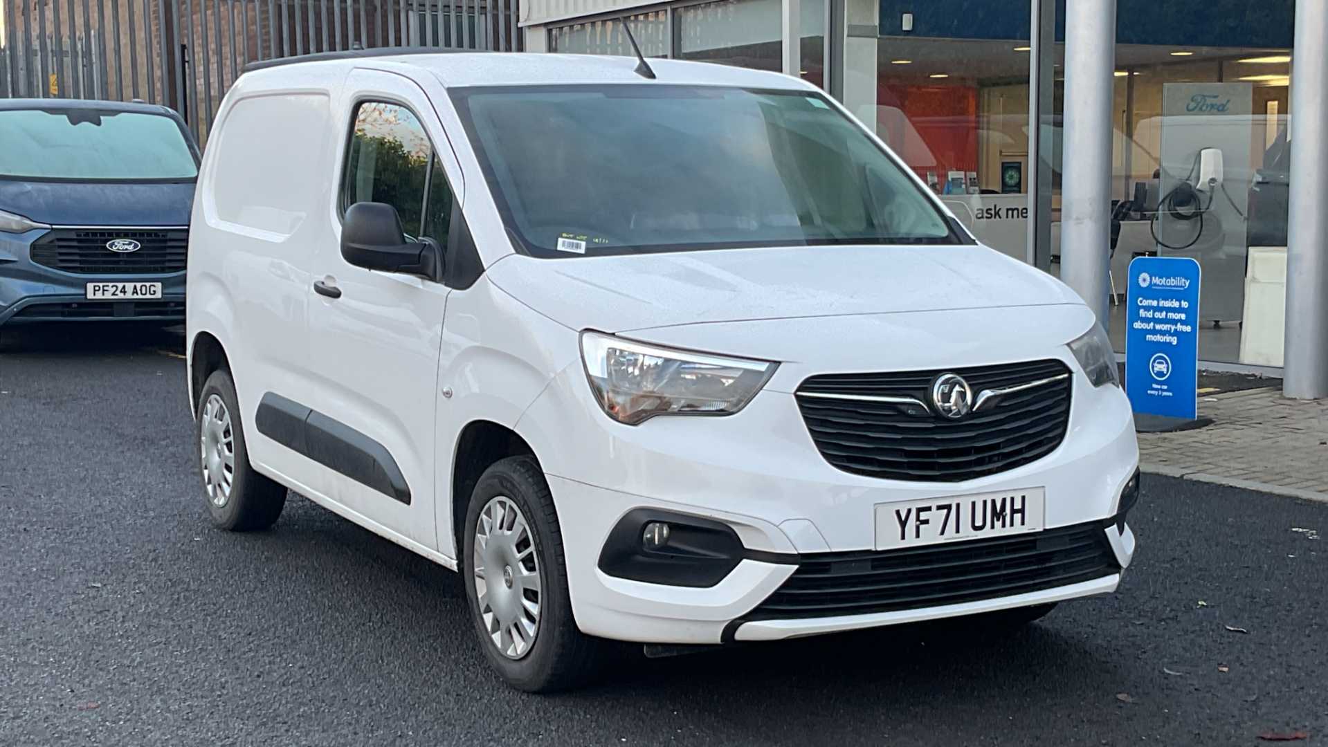 Main listing image - Vauxhall Combo Cargo