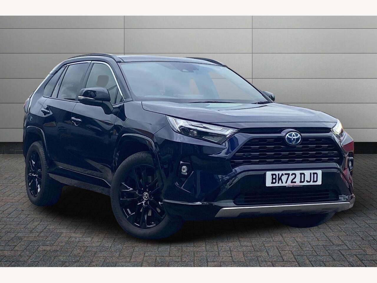 Main listing image - Toyota RAV4