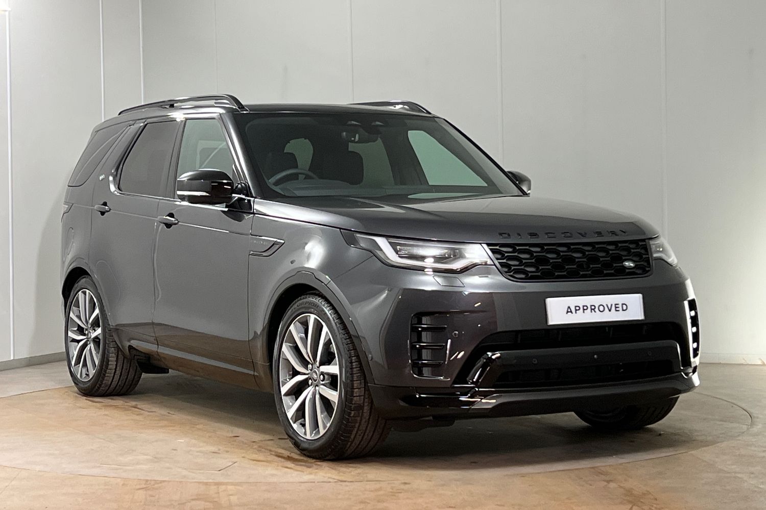 Main listing image - Land Rover Discovery