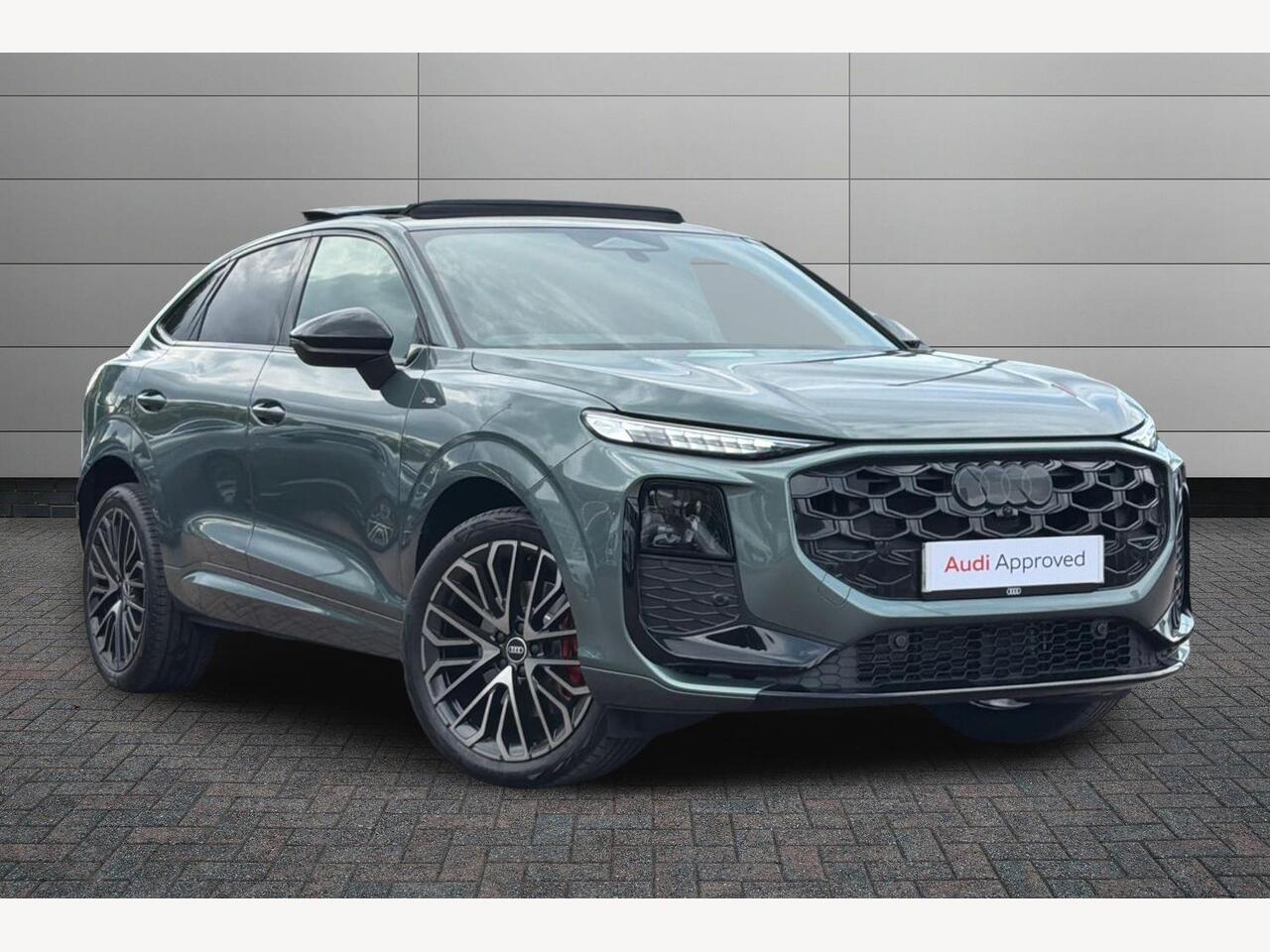 Main listing image - Audi Q3