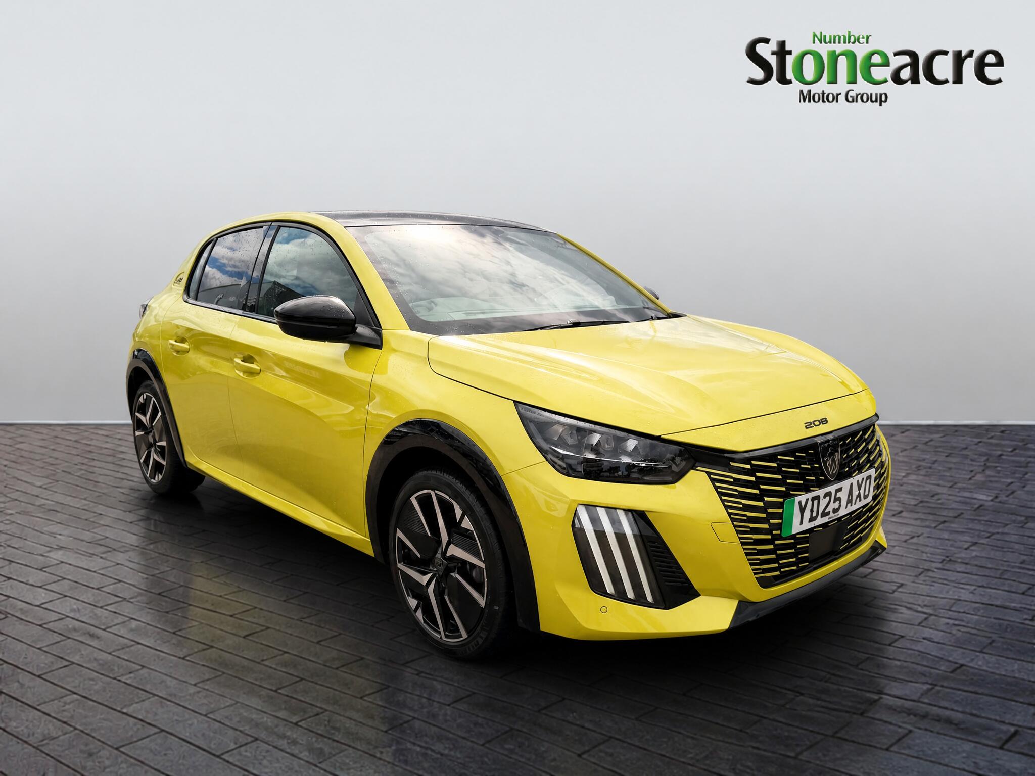 Main listing image - Peugeot 208