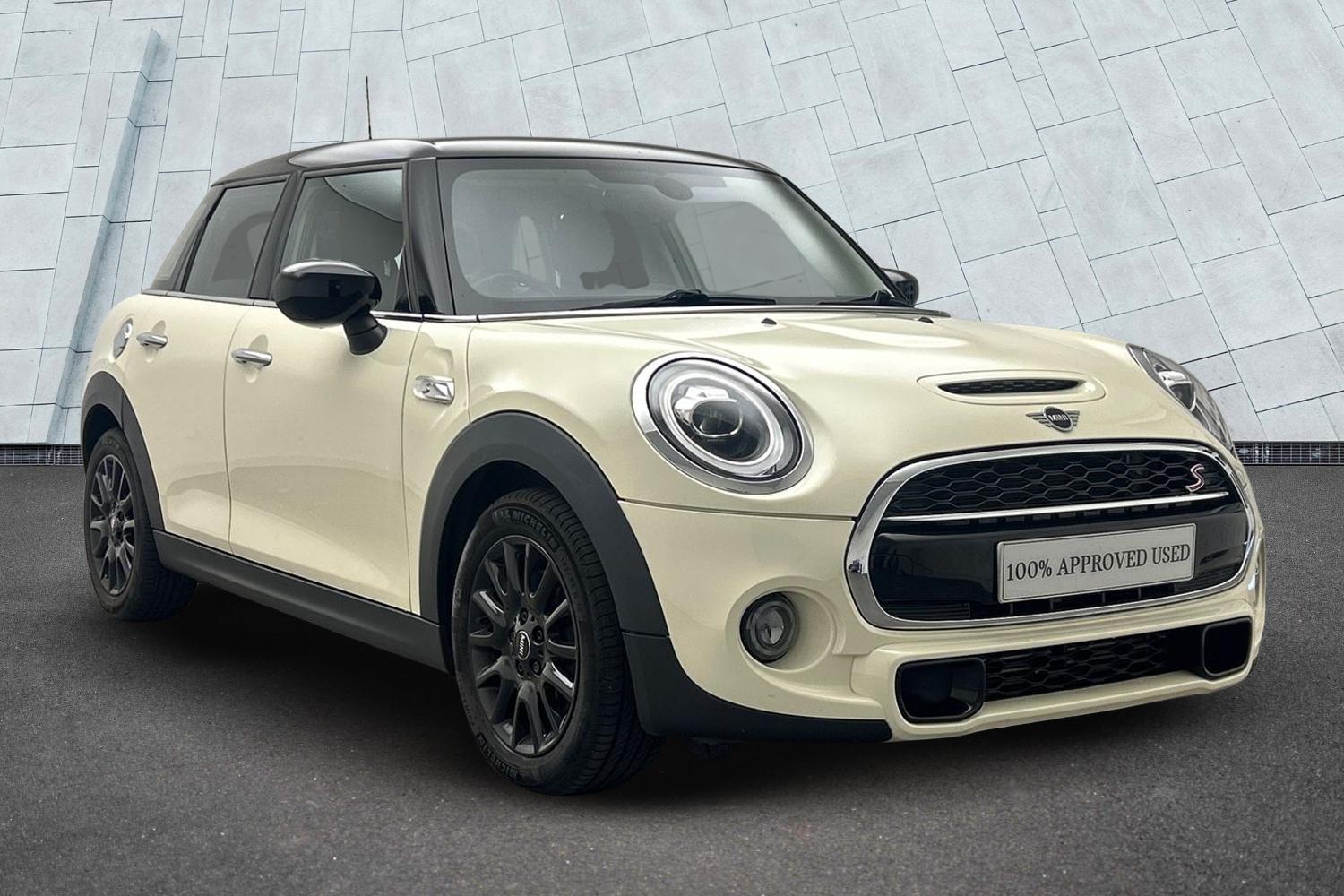 Main listing image - MINI Hatchback 5dr