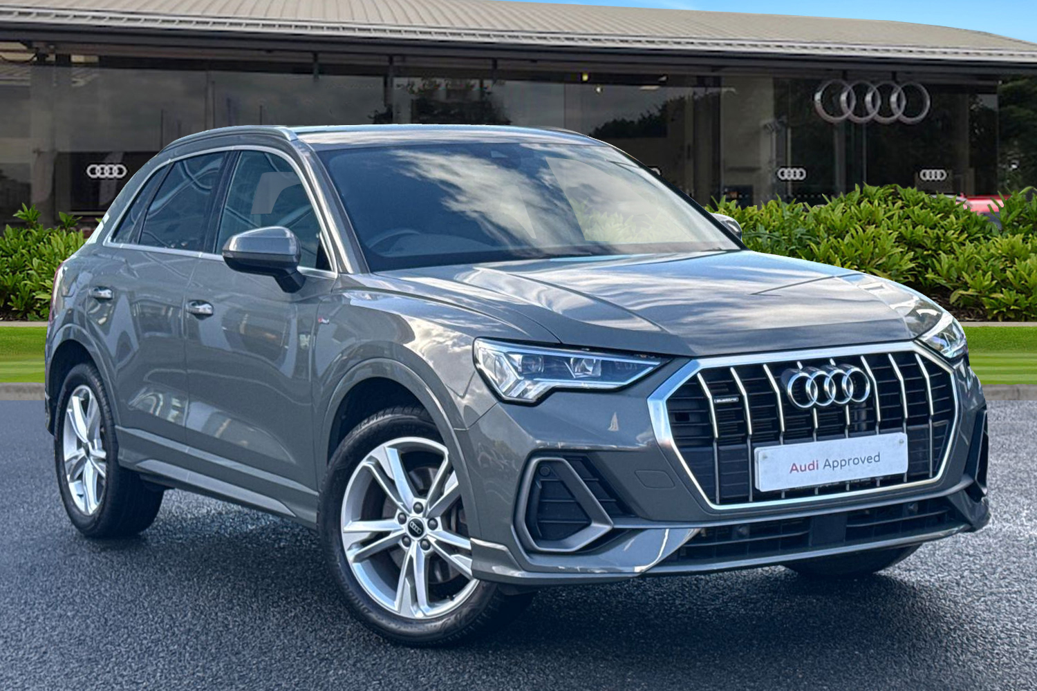 Main listing image - Audi Q3