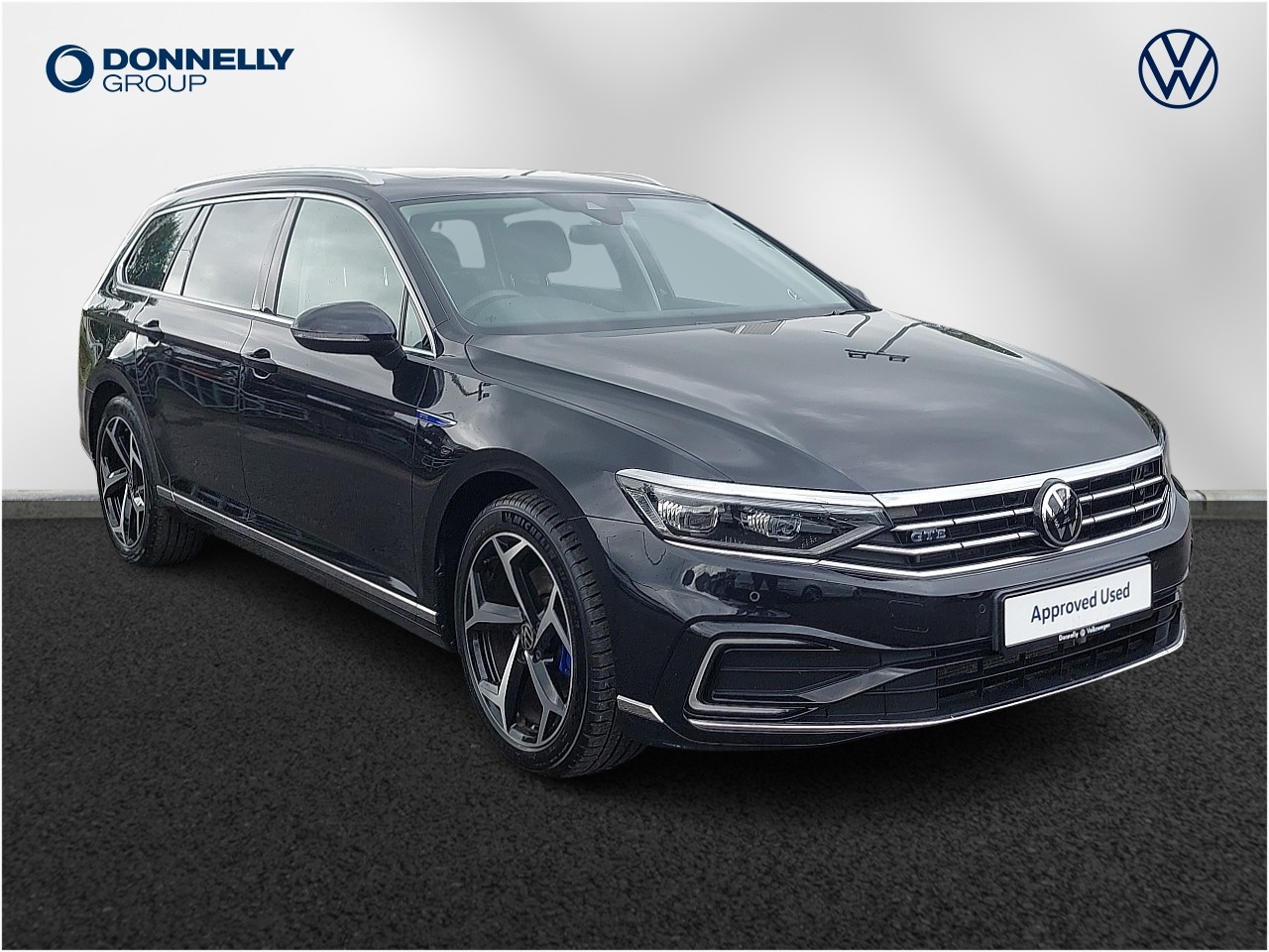 Main listing image - Volkswagen Passat GTE