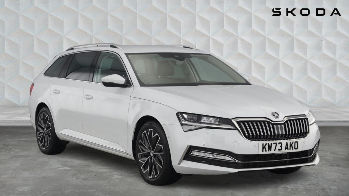 Main listing image - Skoda Superb Estate